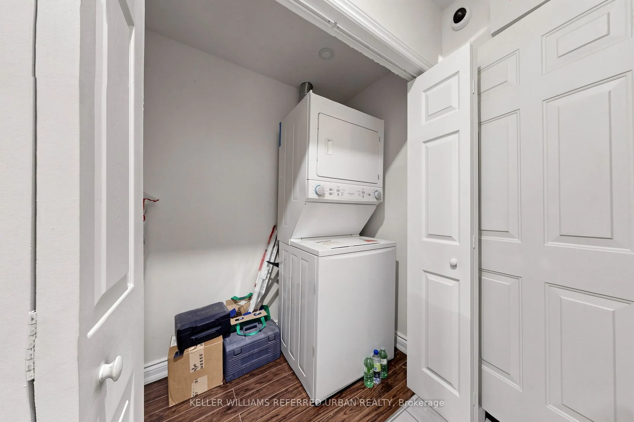 1218 Bloor Street W