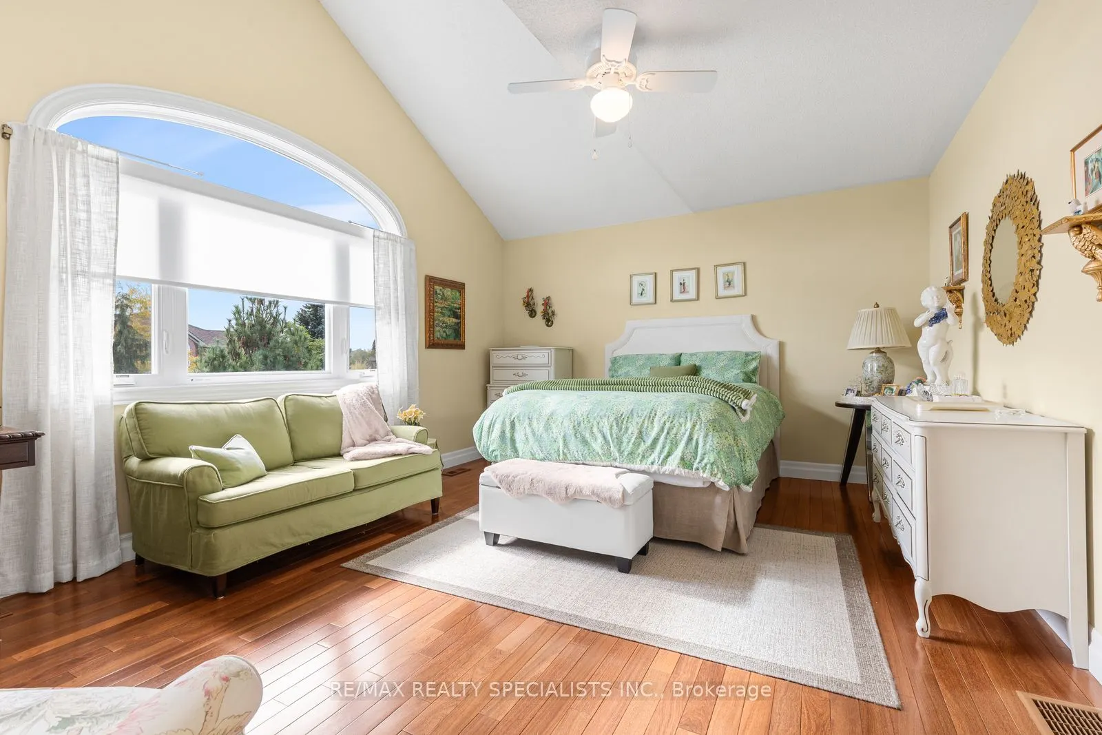 3602 Forest Bluff Crescent