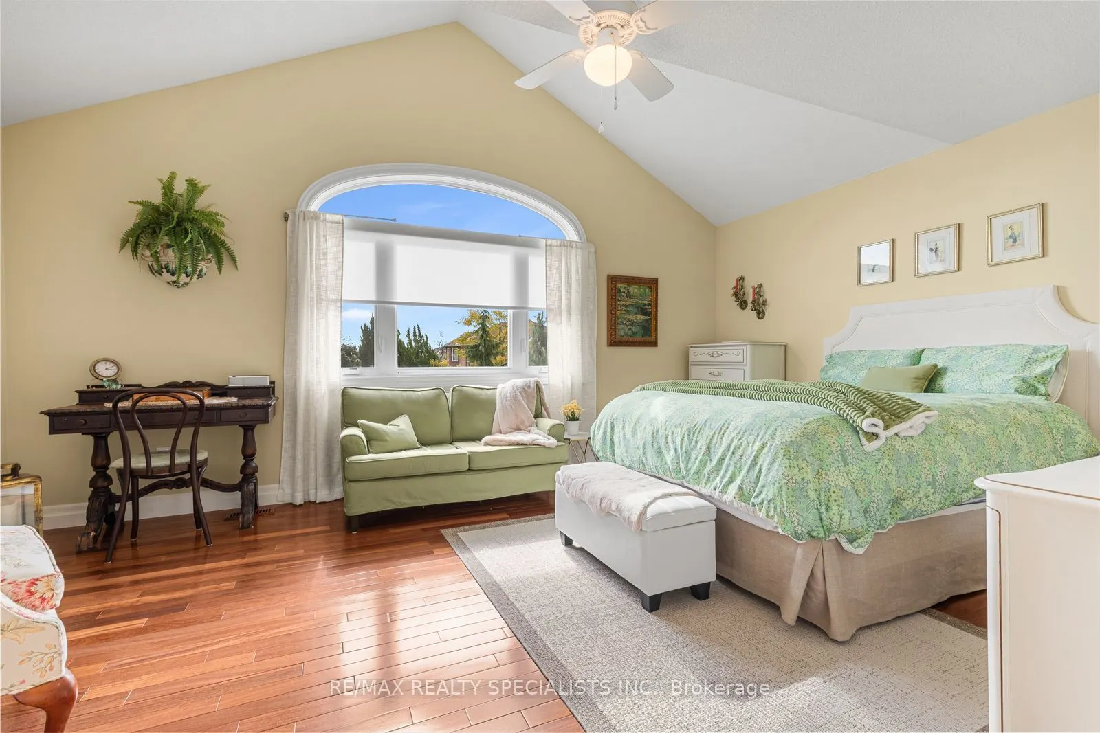 3602 Forest Bluff Crescent