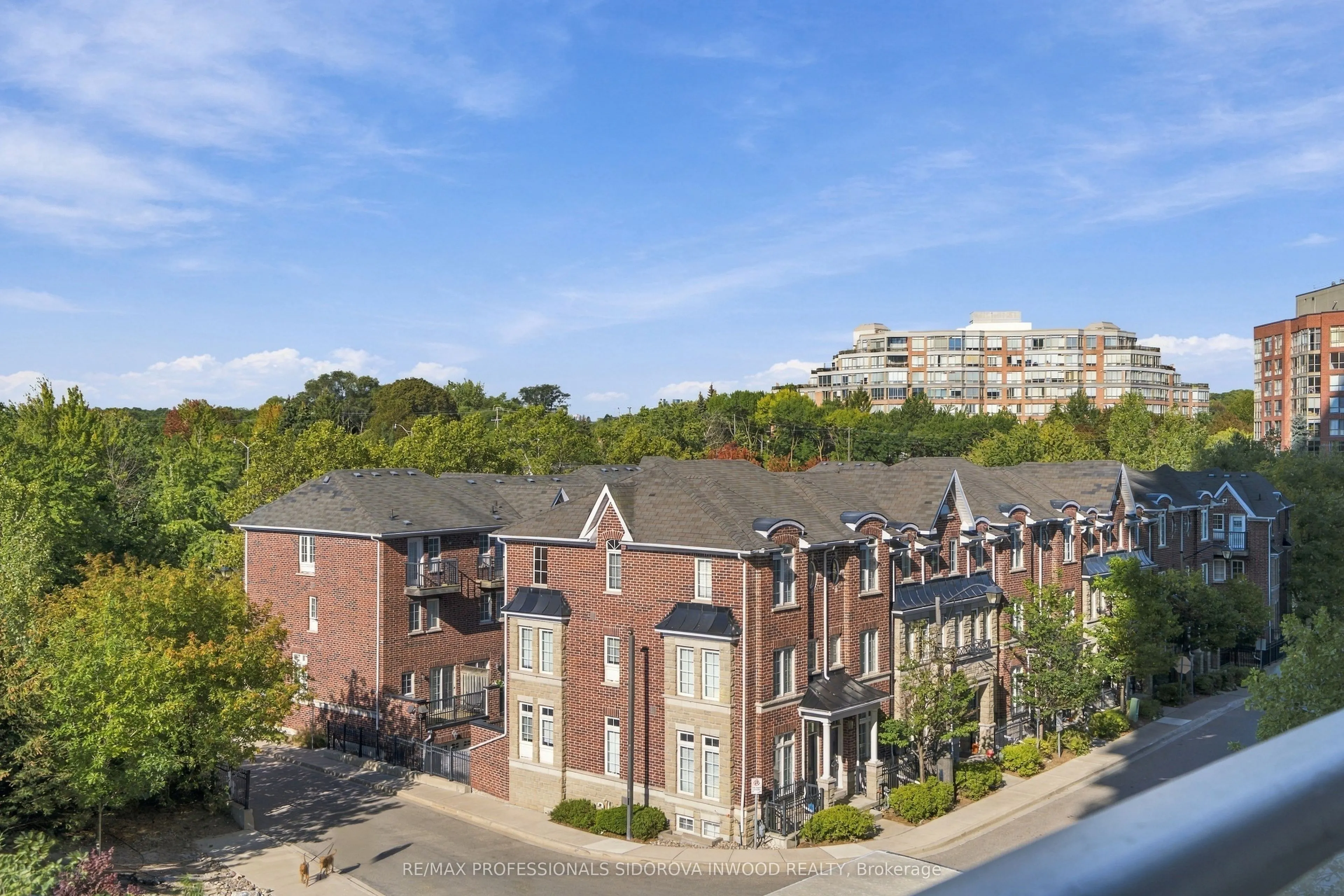 105 The Queensway Avenue #404