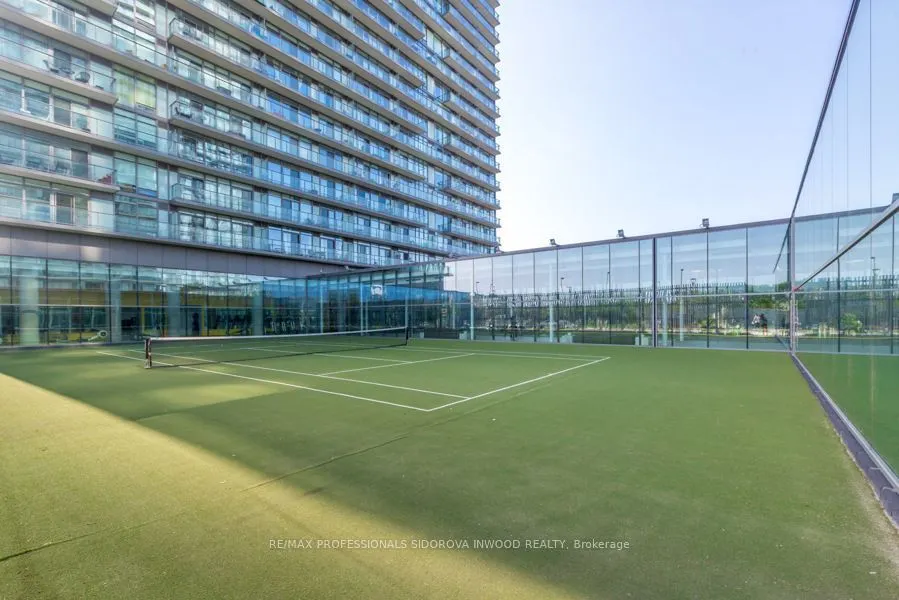 105 The Queensway Avenue #404
