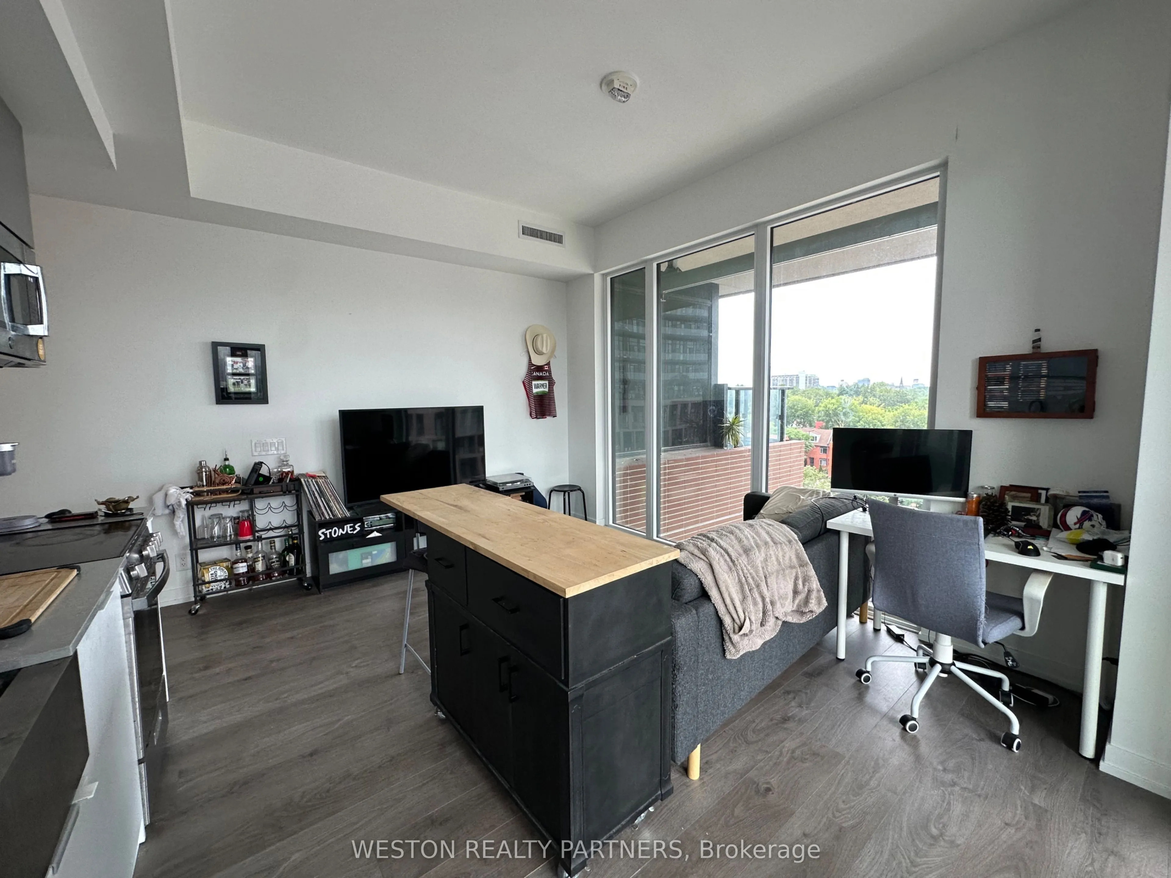270 Dufferin Street #523