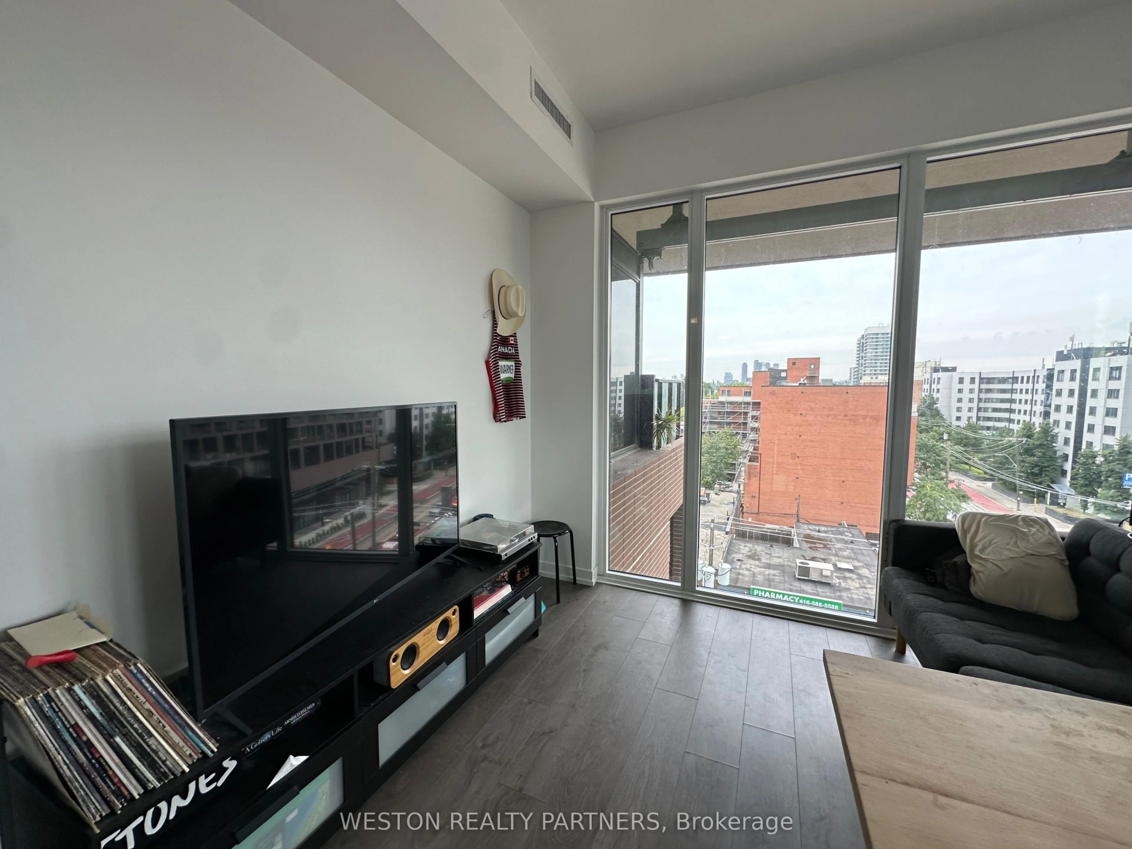 270 Dufferin Street #523
