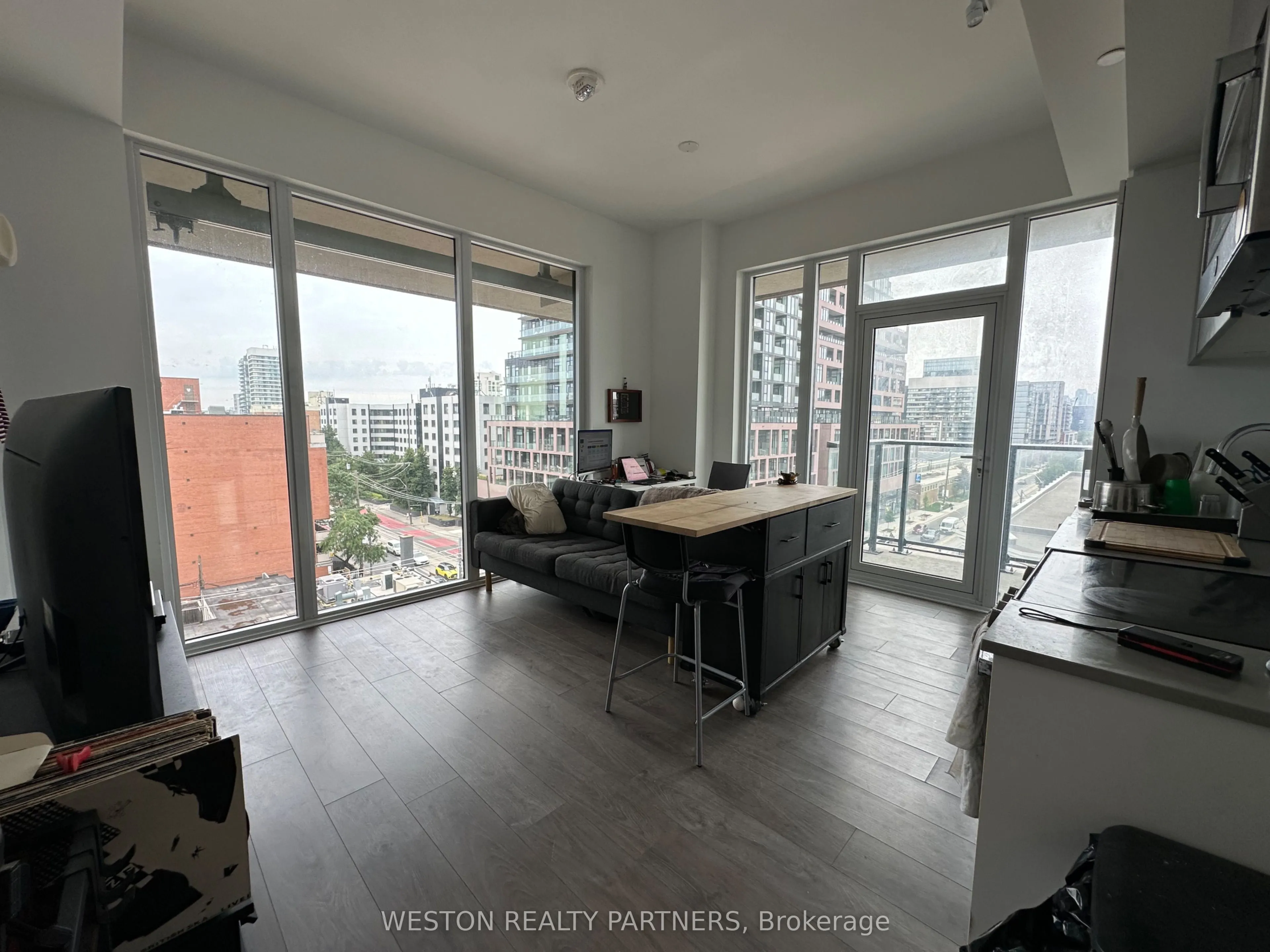 270 Dufferin Street #523