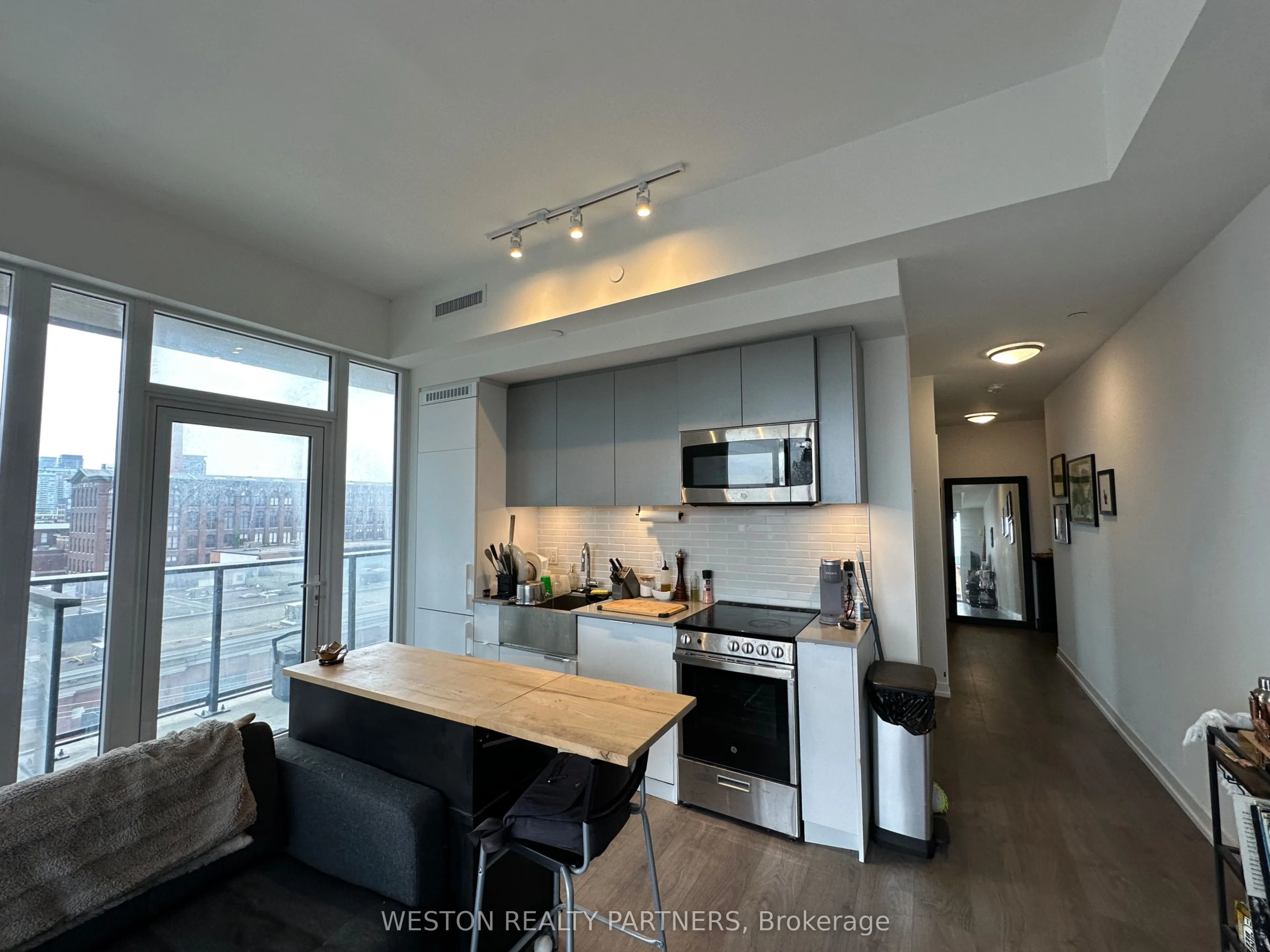 270 Dufferin Street #523