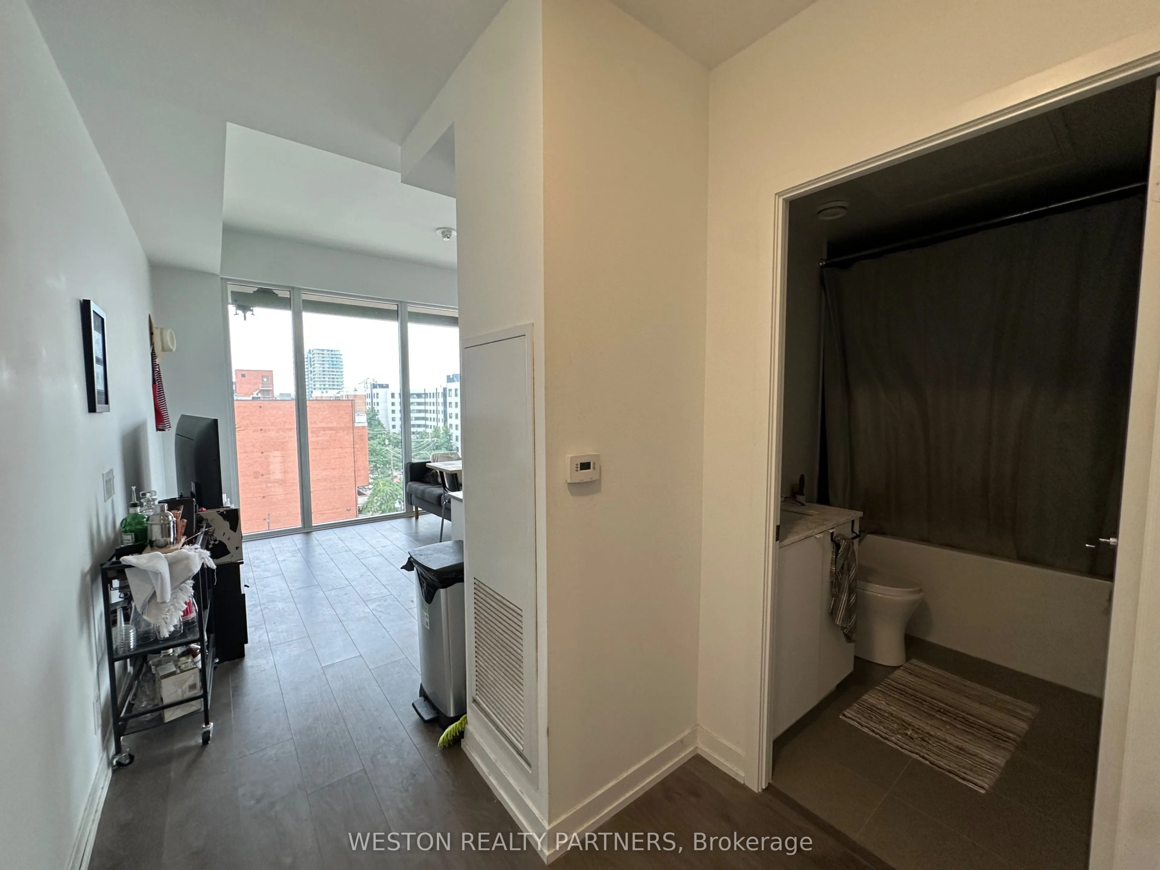 270 Dufferin Street #523