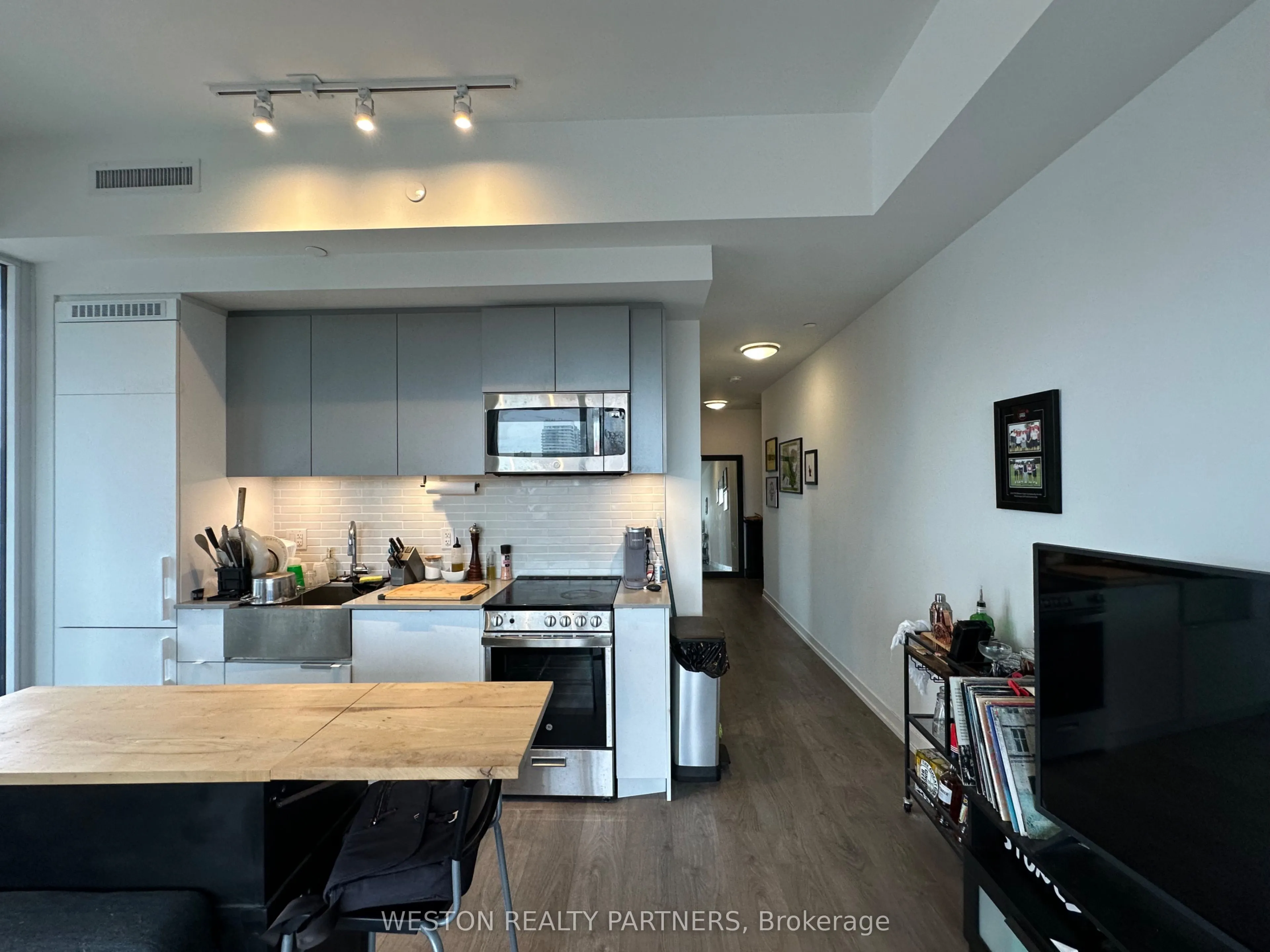 270 Dufferin Street #523