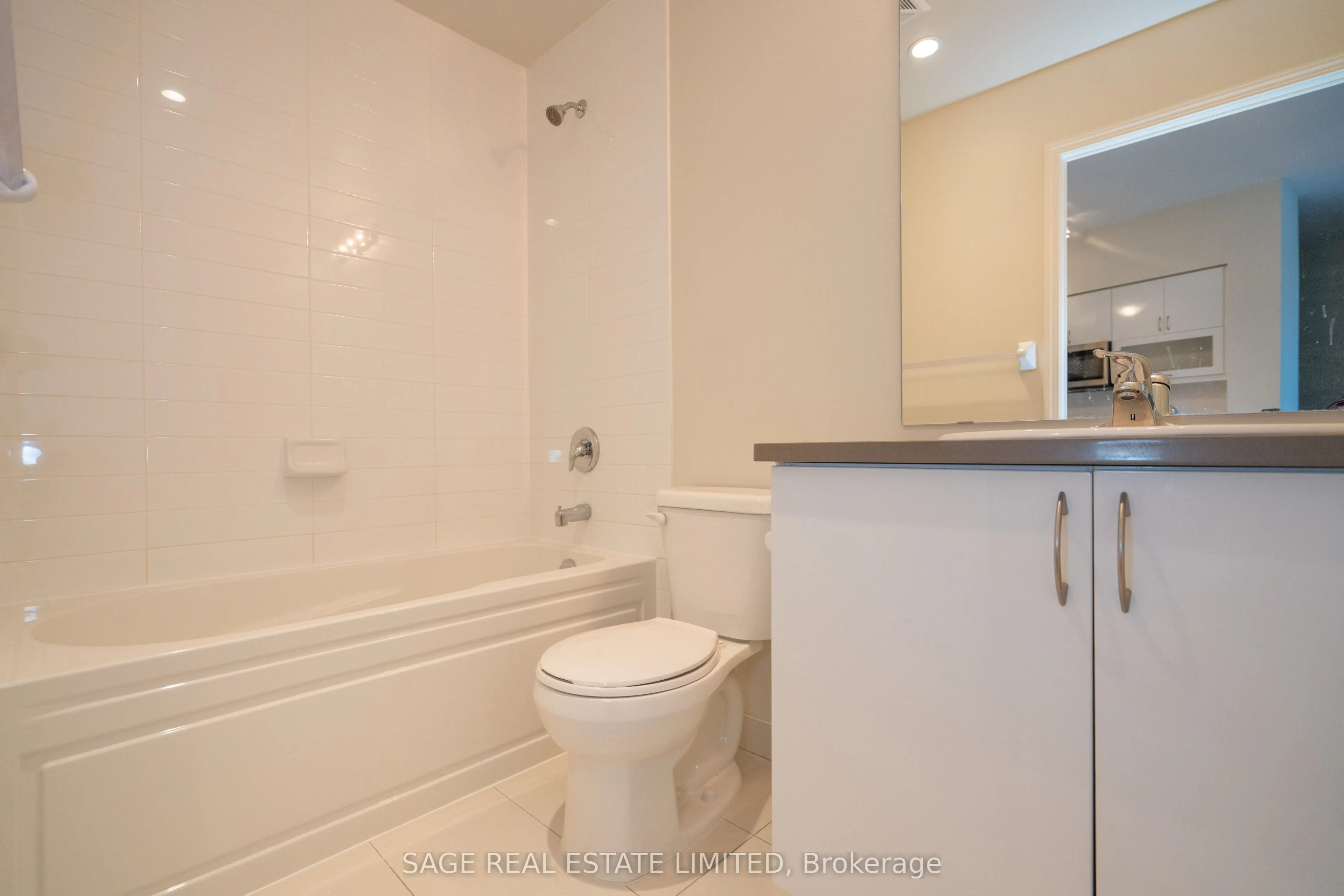 39 Annie Craig Drive #Ph11