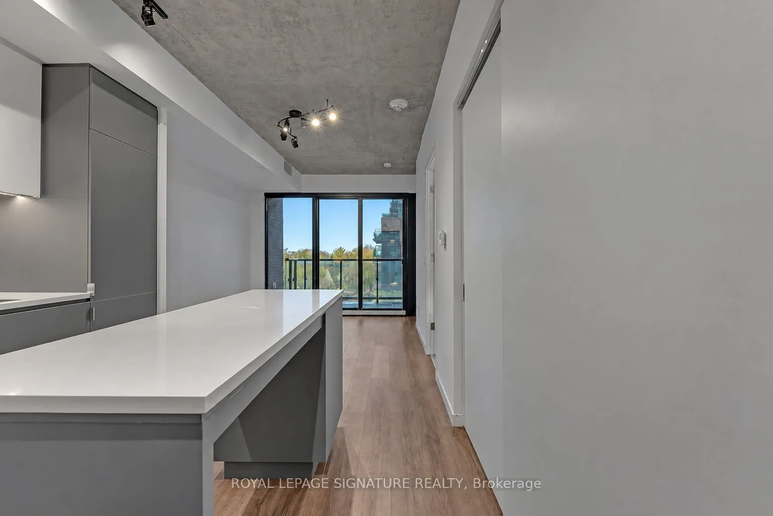 7 Smith Crescent #426