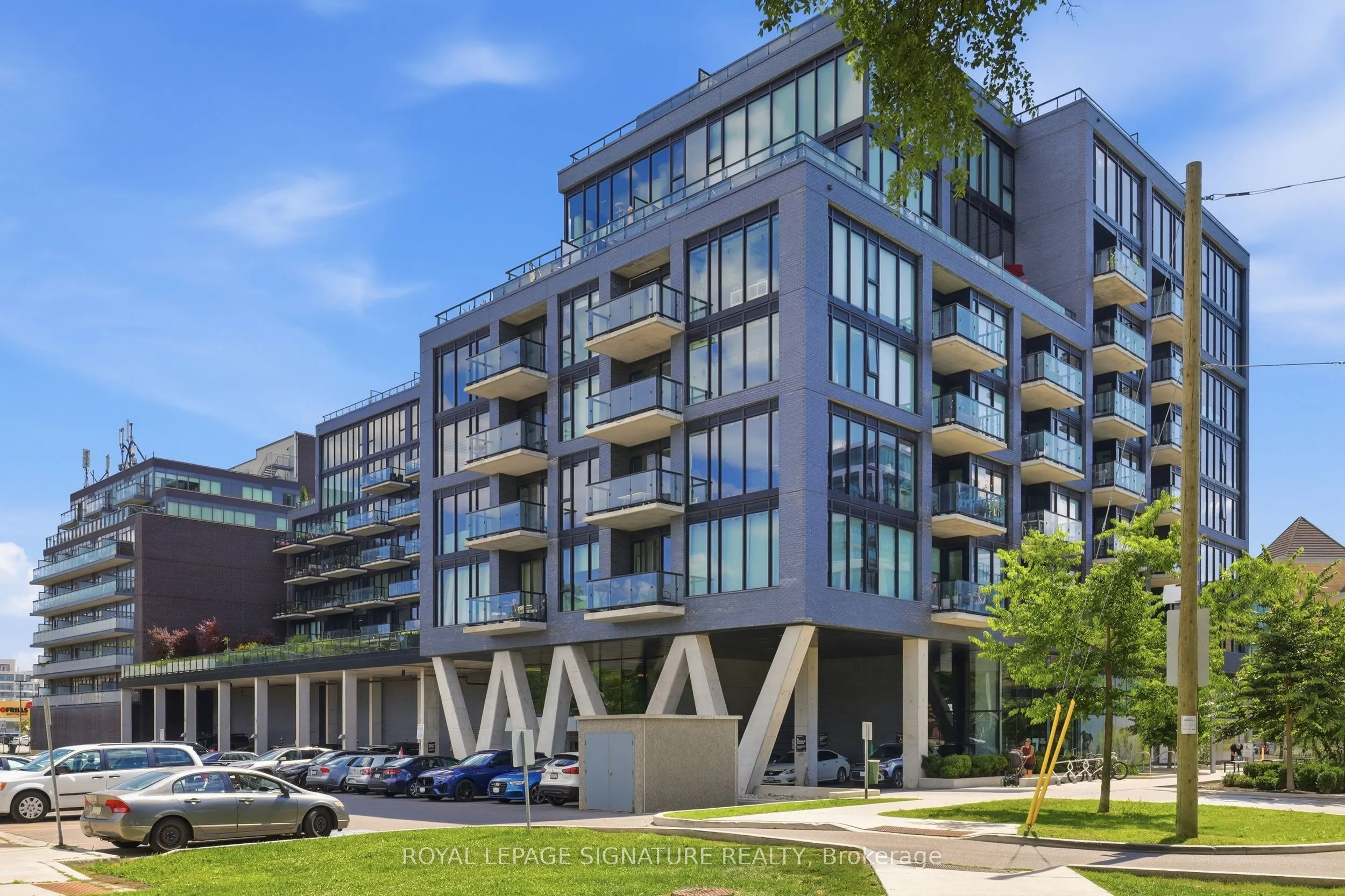 7 Smith Crescent #426