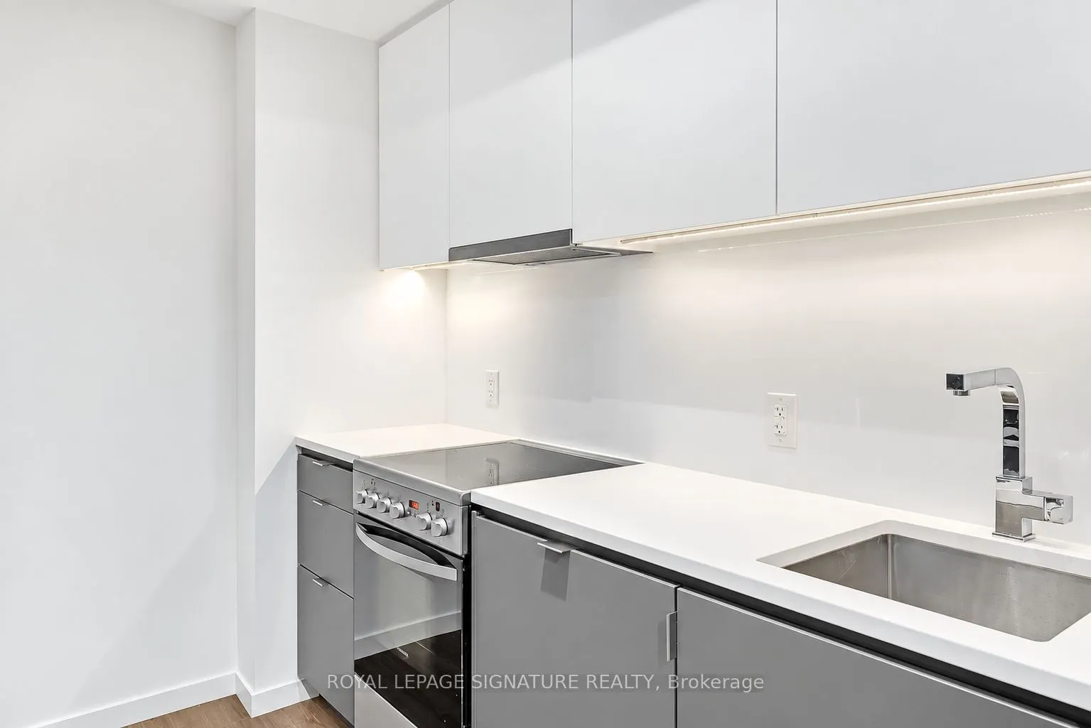 7 Smith Crescent #426
