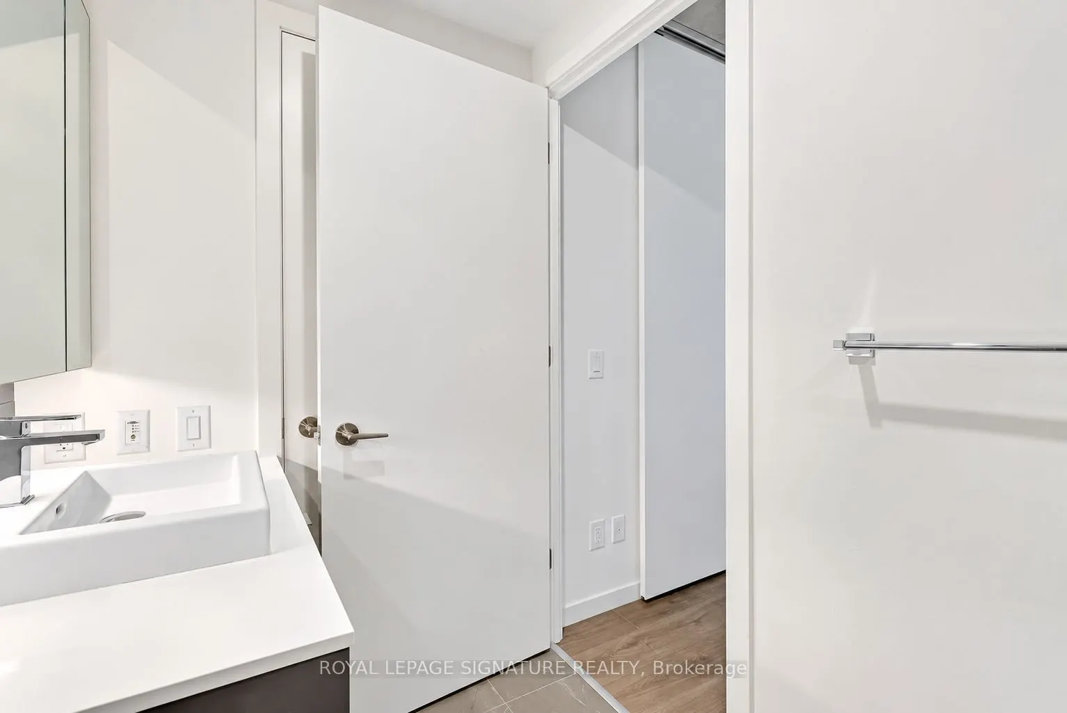 7 Smith Crescent #426