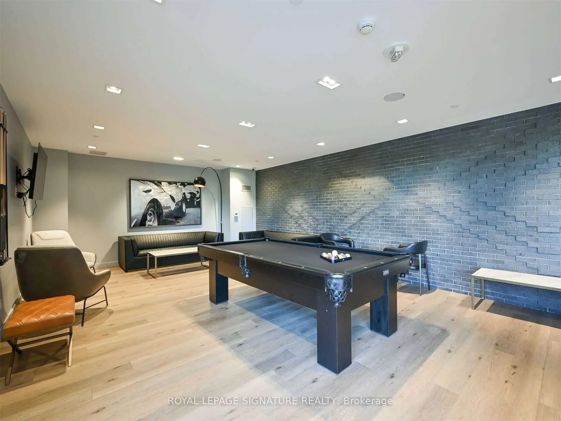 7 Smith Crescent #426