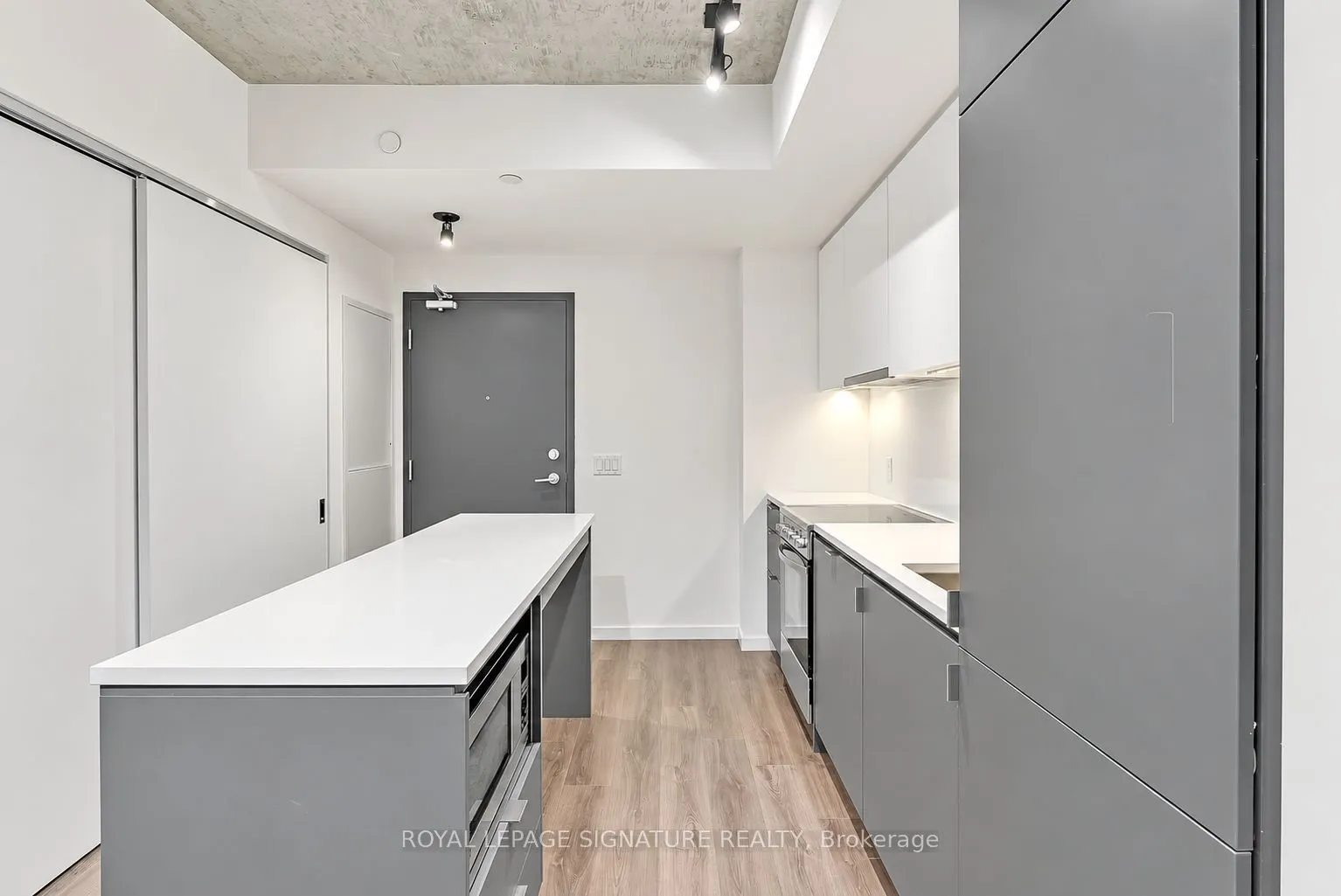 7 Smith Crescent #426