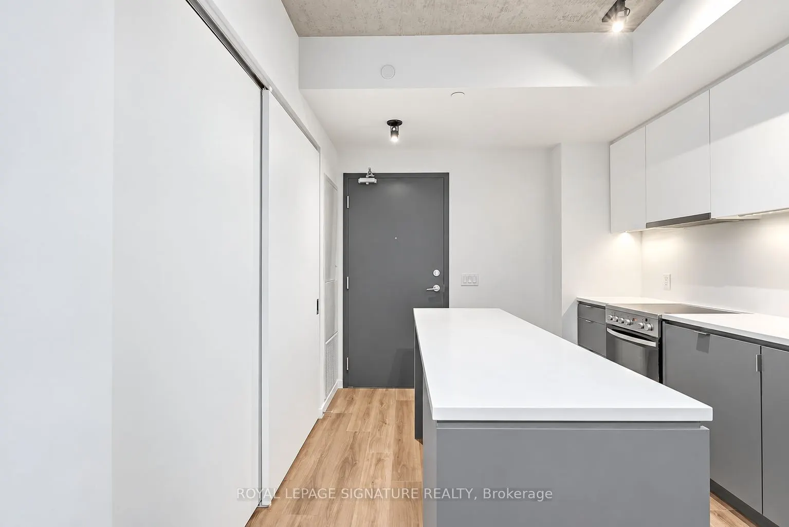 7 Smith Crescent #426
