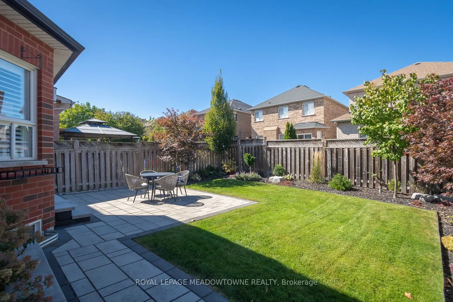 1319 Weller Cross