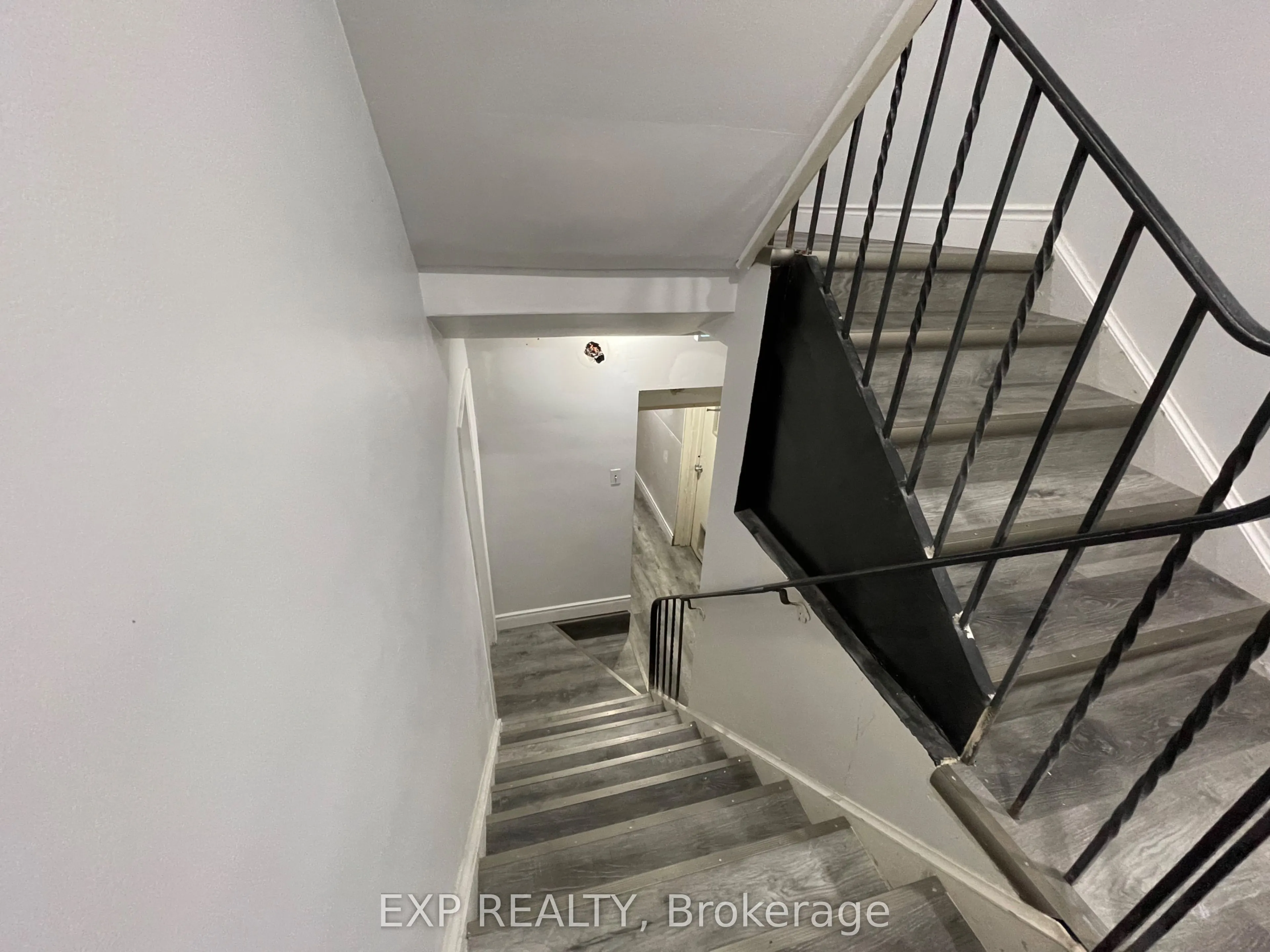 259 Lakeshore Road E #1