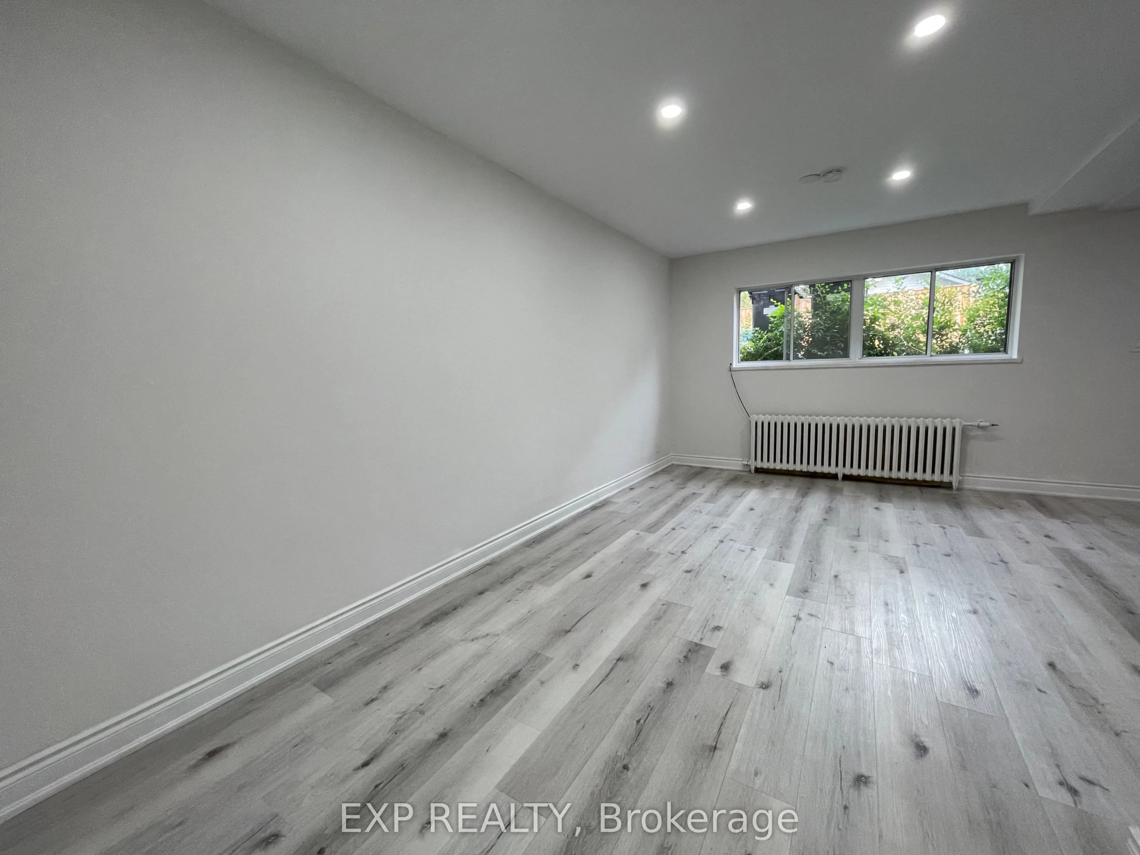 259 Lakeshore Road E #1