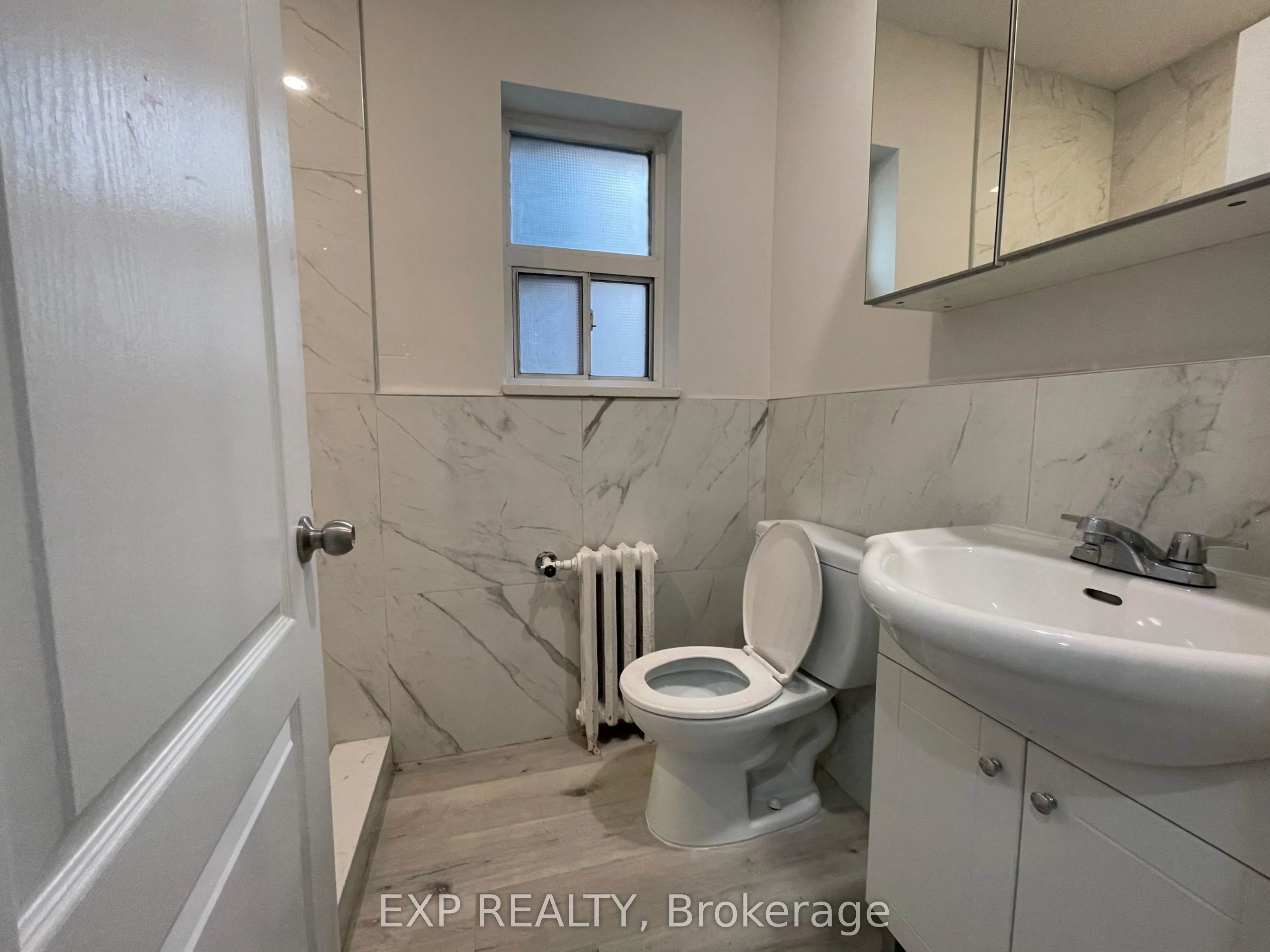 259 Lakeshore Road E #1