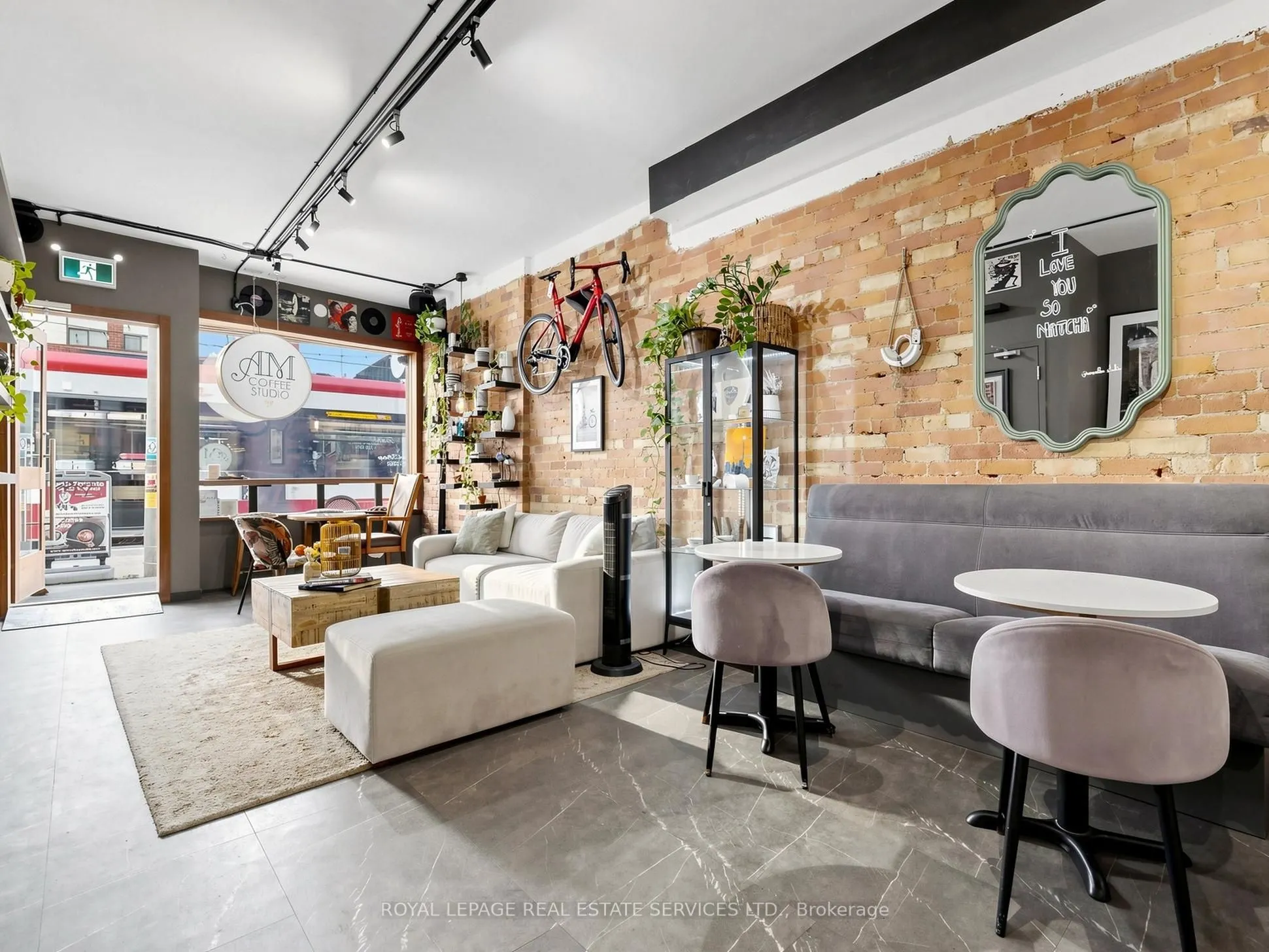 2233 Dundas Street W