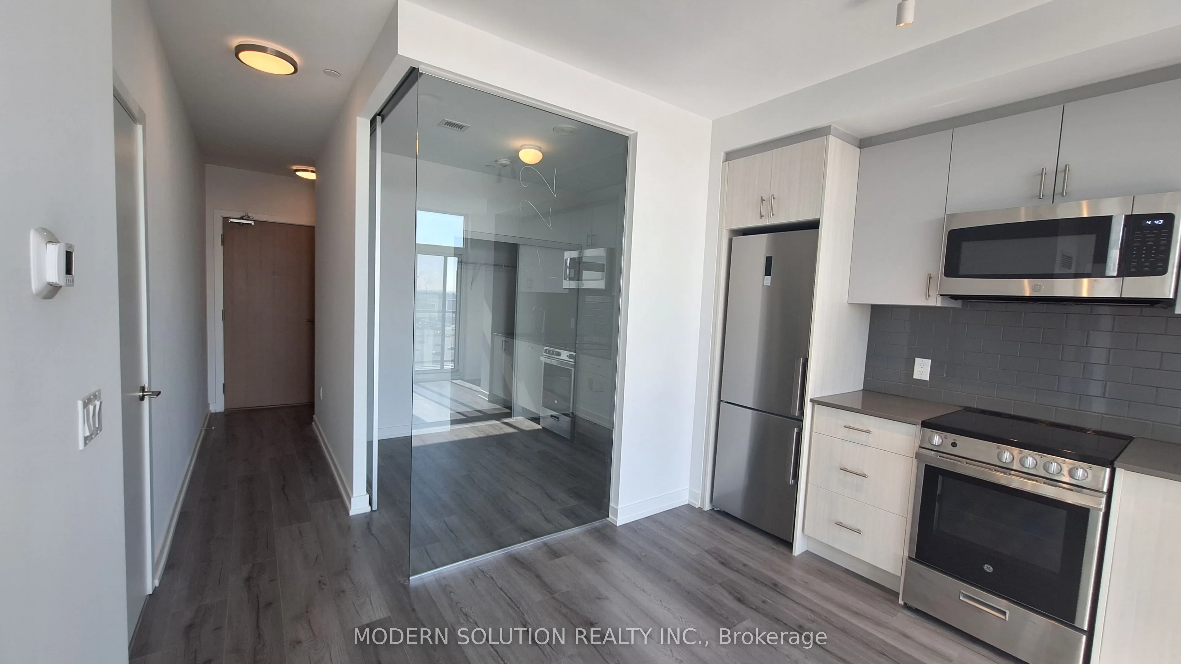 1195 The Queensway #1001