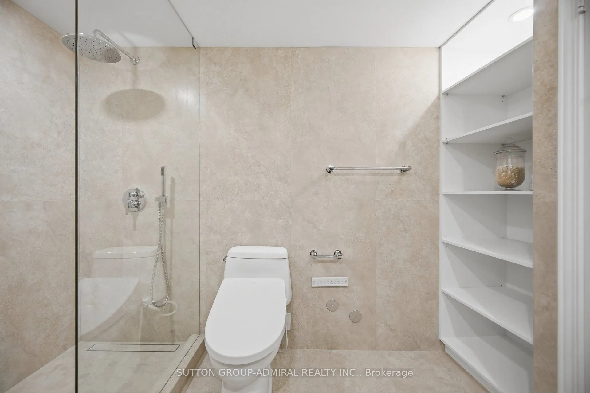 1 Aberfoyle Crescent #411