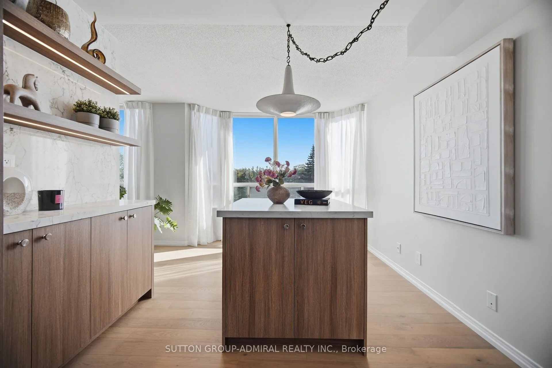 1 Aberfoyle Crescent #411