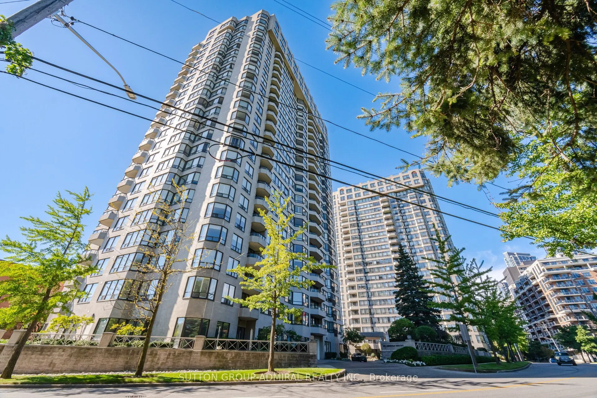 1 Aberfoyle Crescent #411