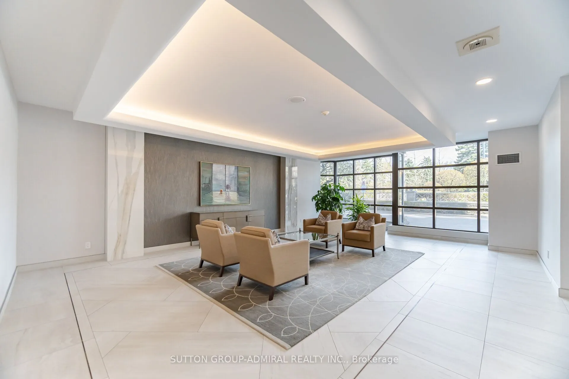1 Aberfoyle Crescent #411