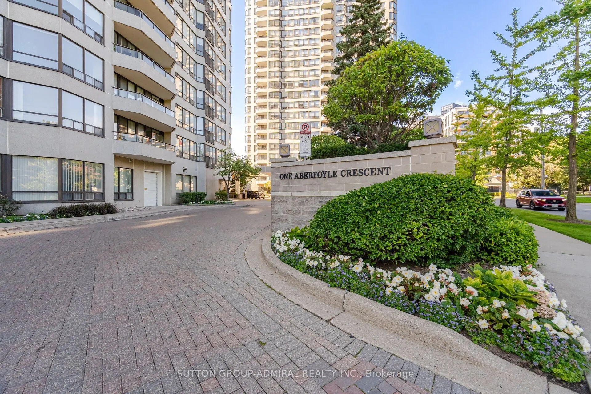 1 Aberfoyle Crescent #411