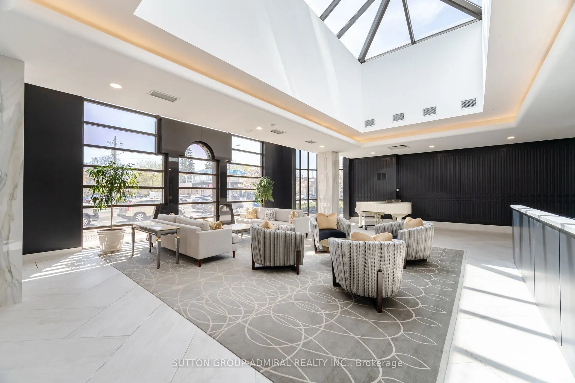 1 Aberfoyle Crescent #411
