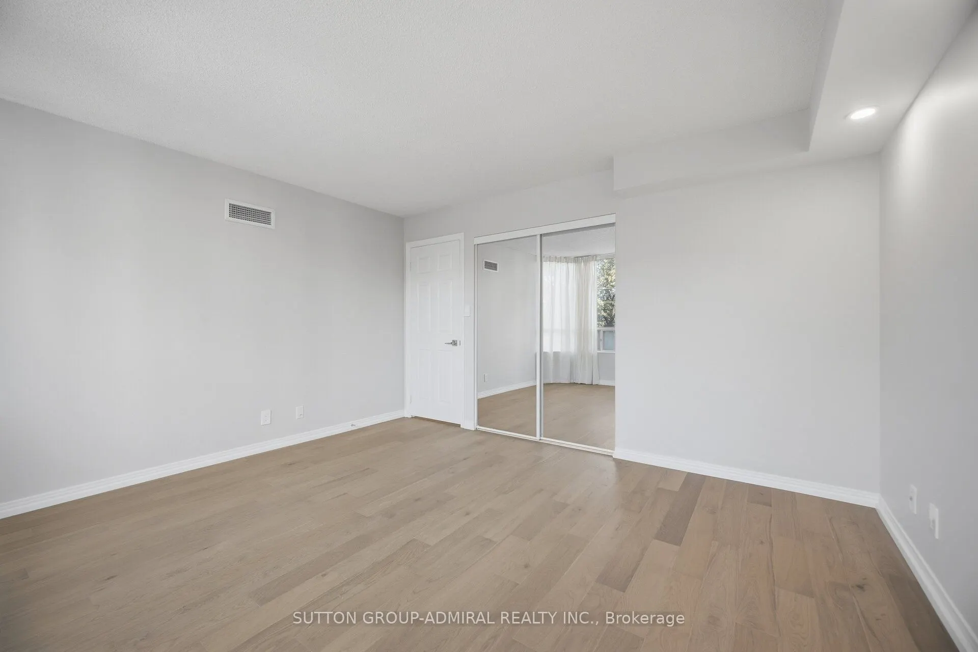 1 Aberfoyle Crescent #411