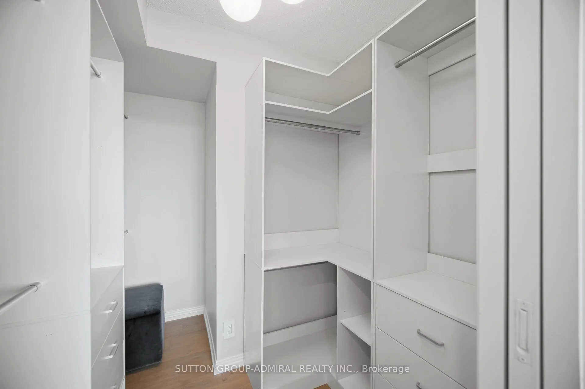 1 Aberfoyle Crescent #411