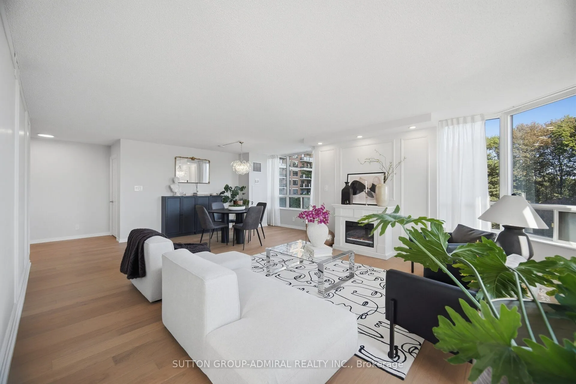 1 Aberfoyle Crescent #411