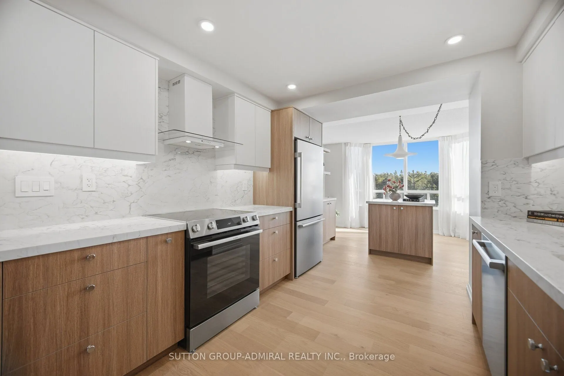 1 Aberfoyle Crescent #411