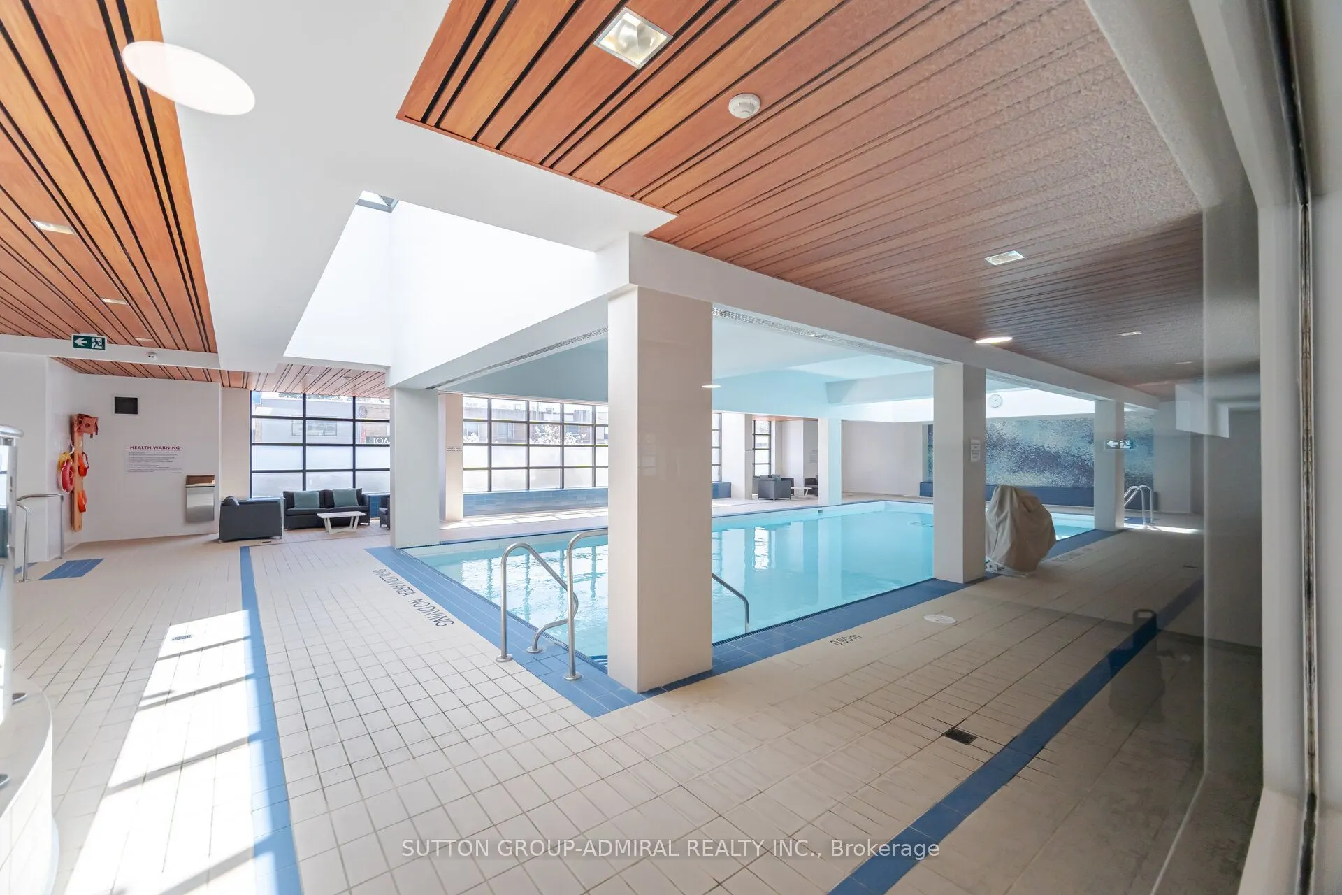 1 Aberfoyle Crescent #411