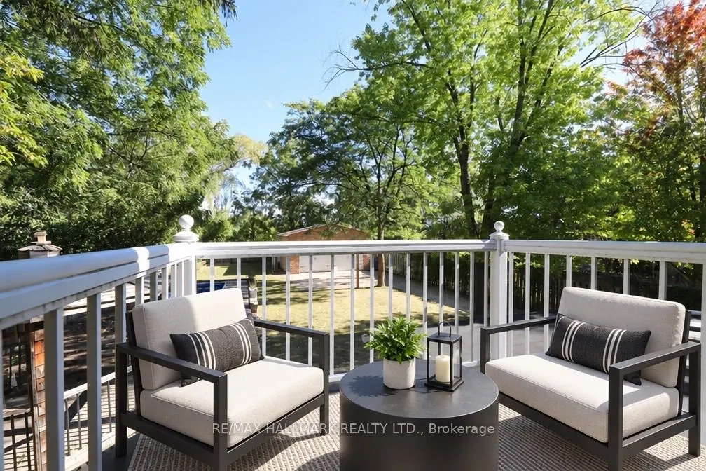 11 Brookside Drive