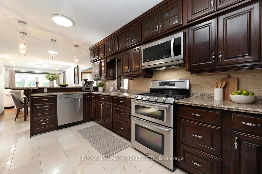 11 Brookside Drive