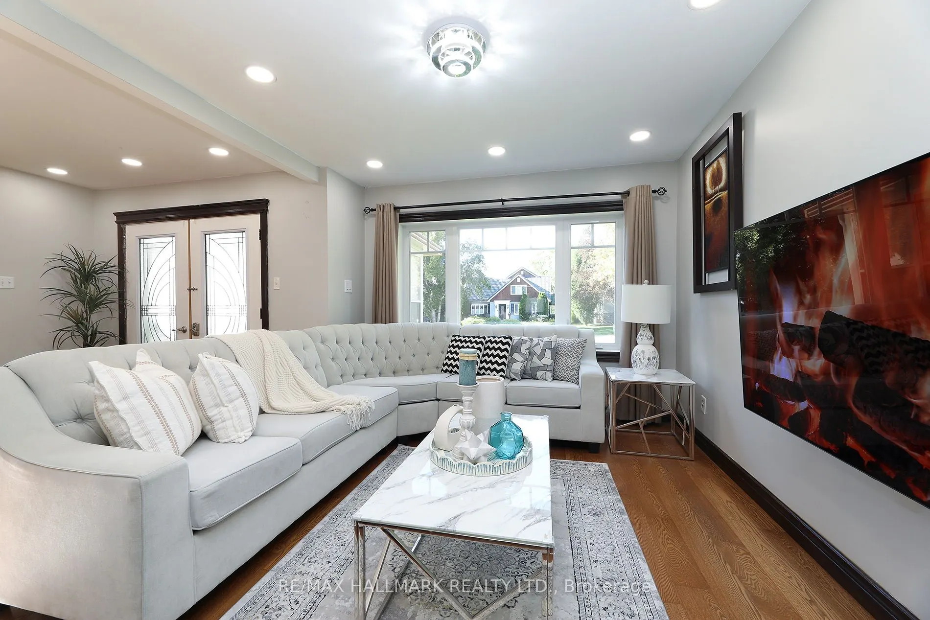 11 Brookside Drive
