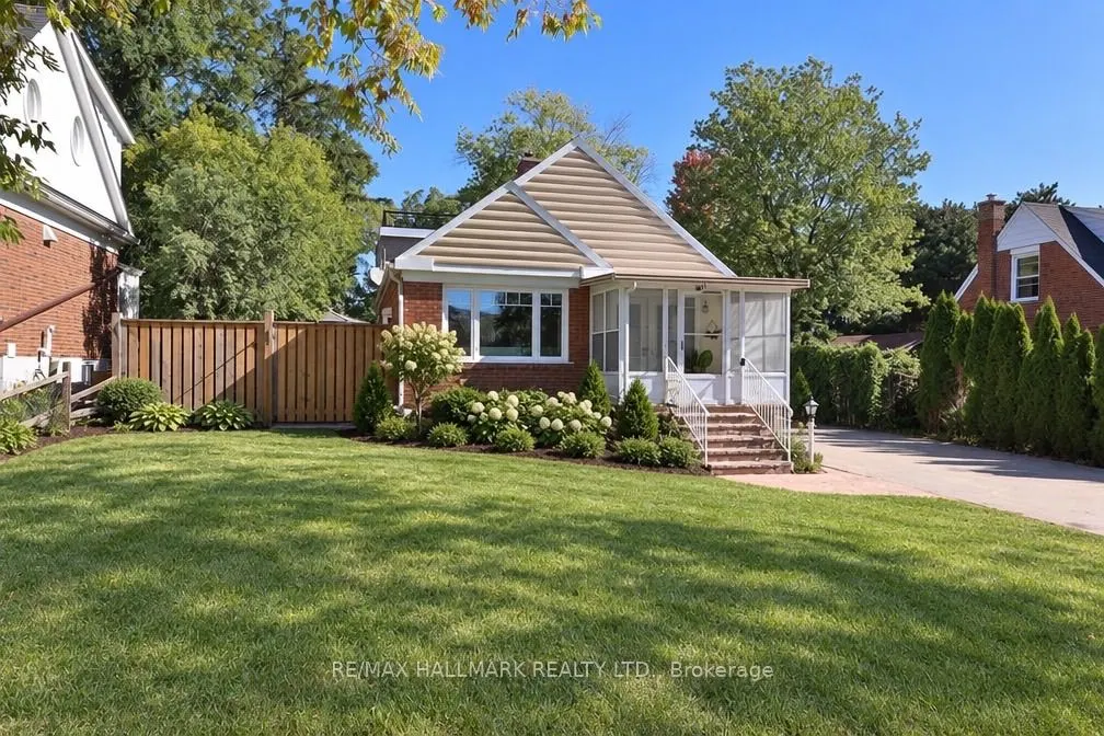 11 Brookside Drive