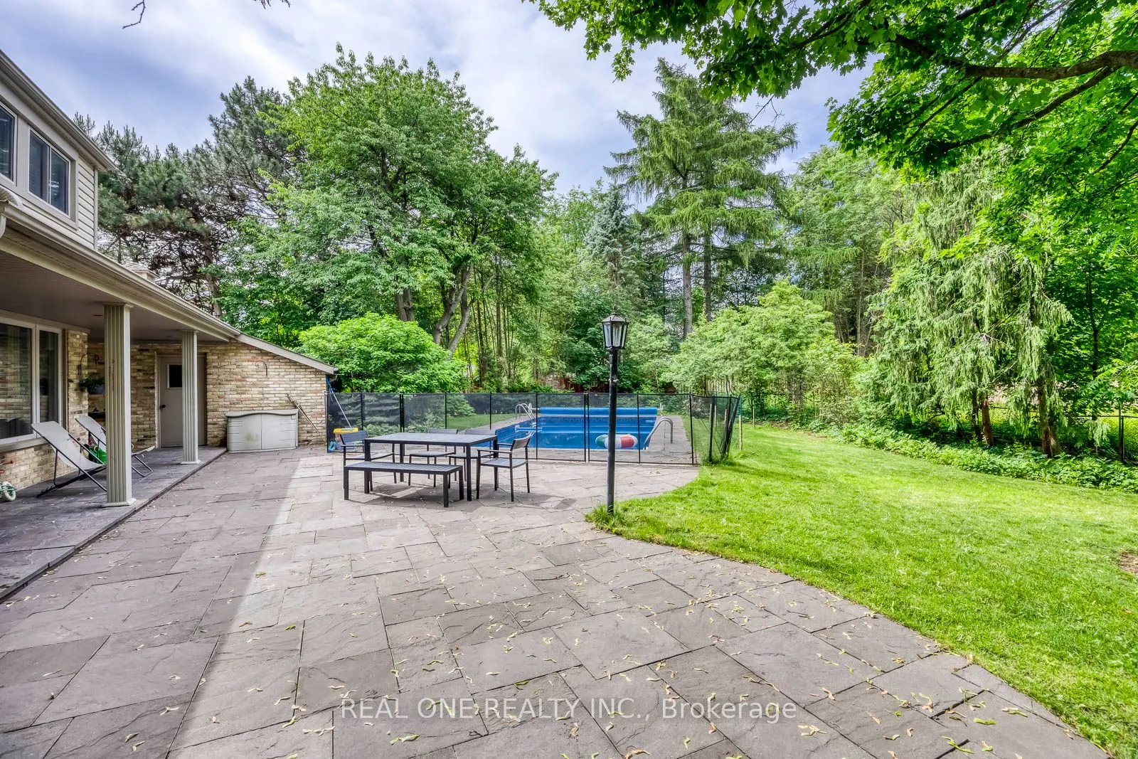 120 Blyth Crescent