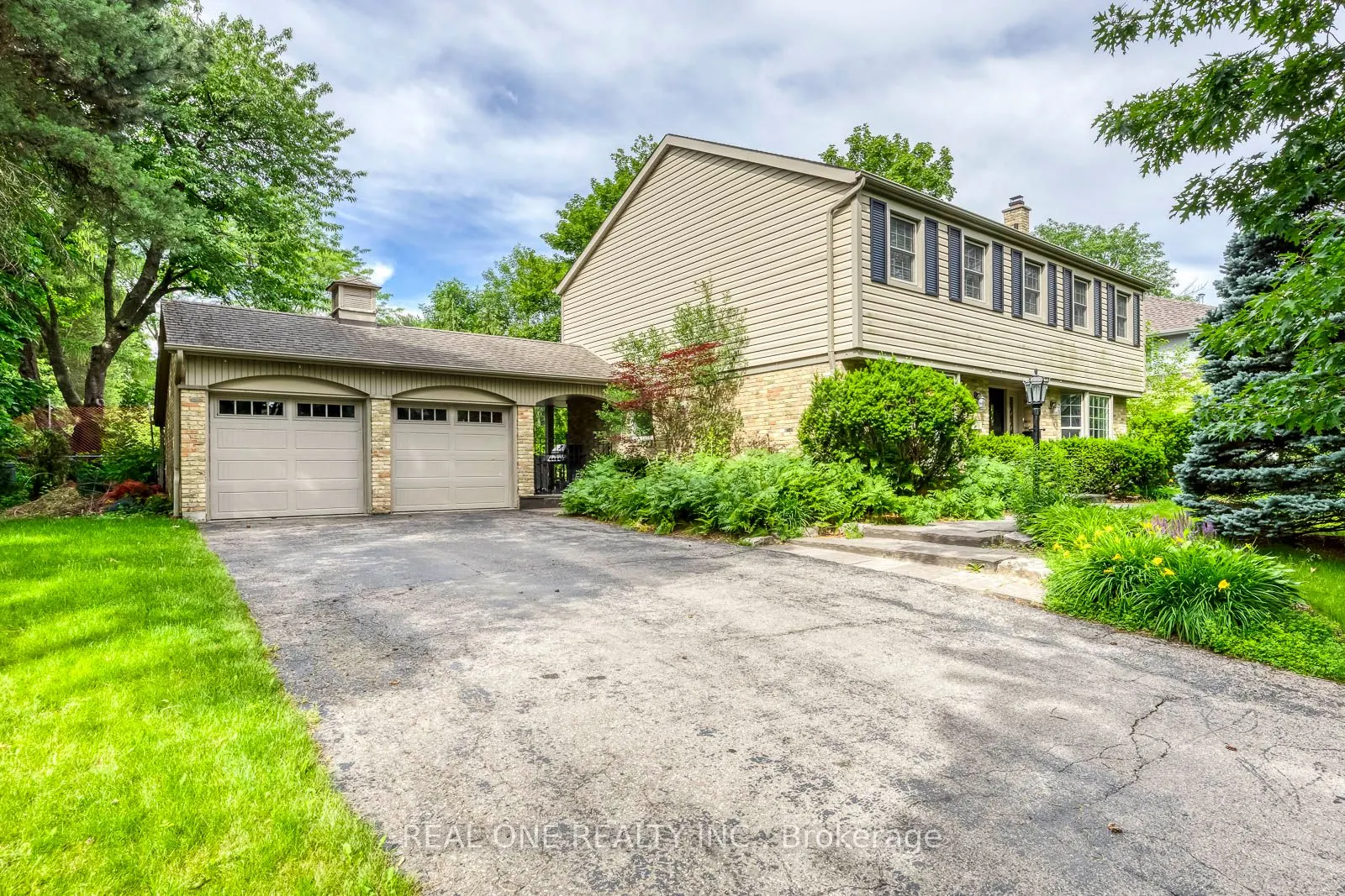 120 Blyth Crescent