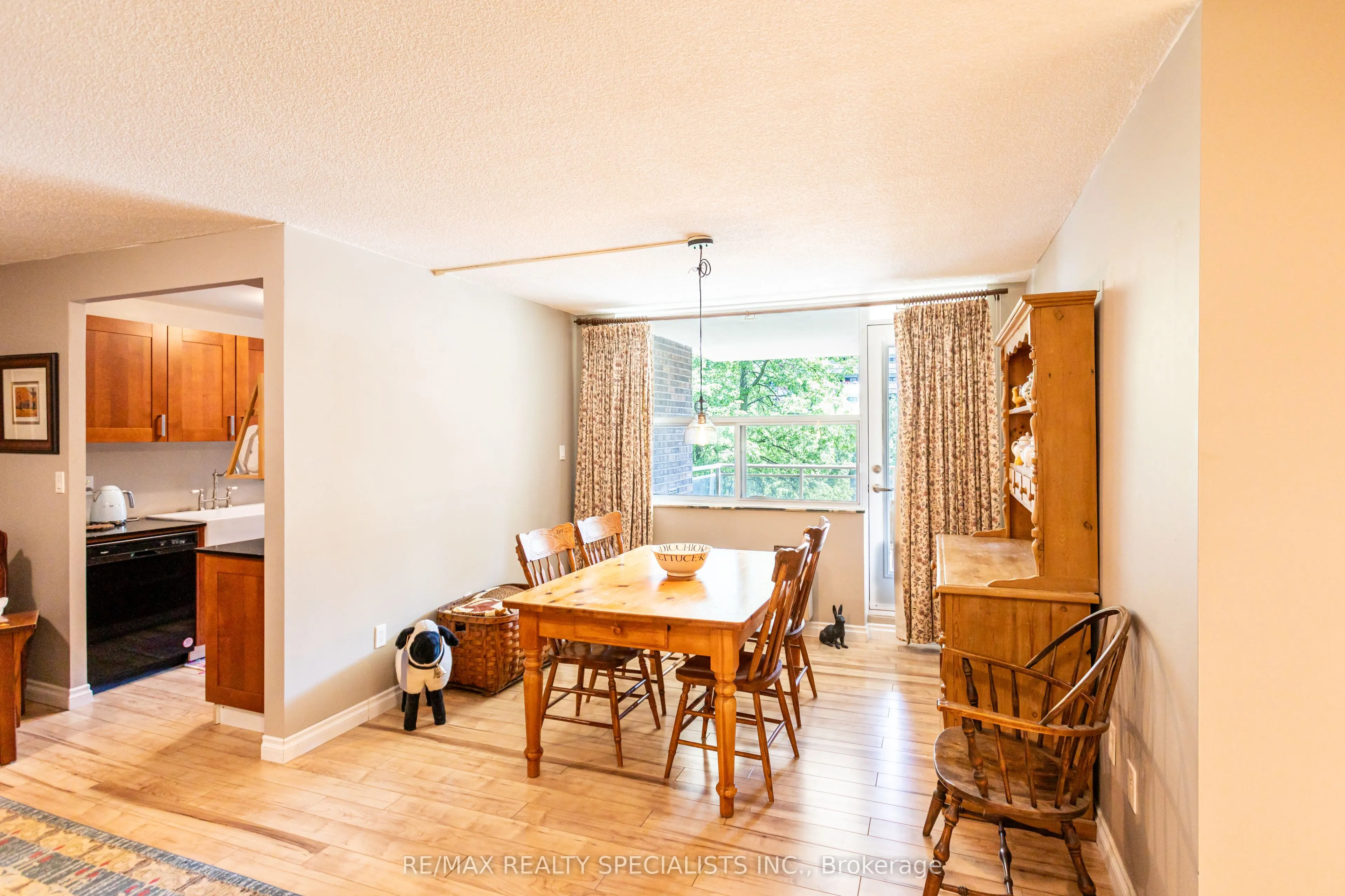 966 Inverhouse Drive #410