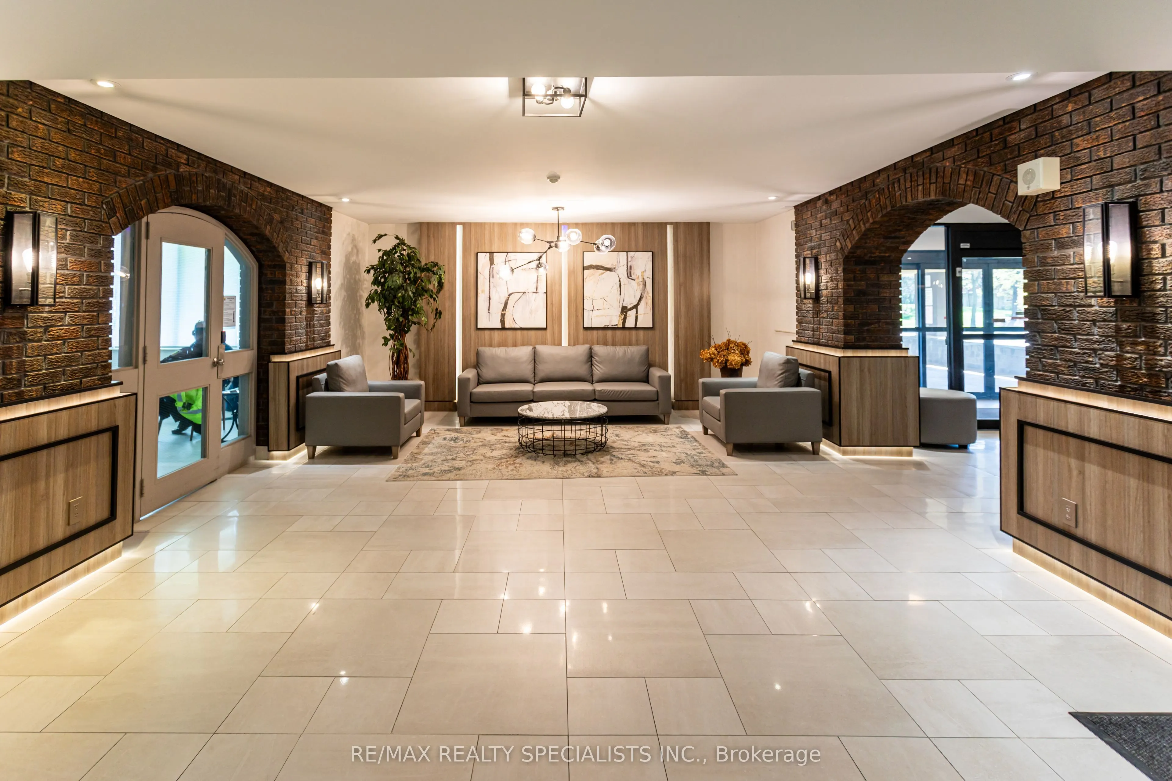 966 Inverhouse Drive #410