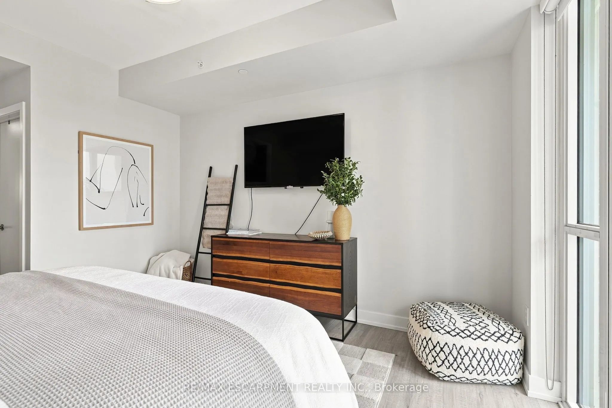 8 Ann Street #902