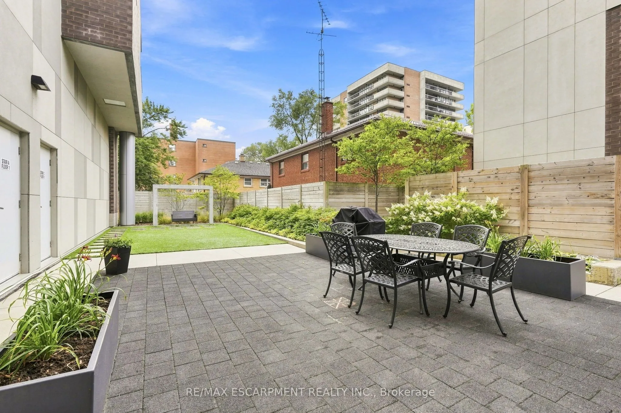 8 Ann Street #902