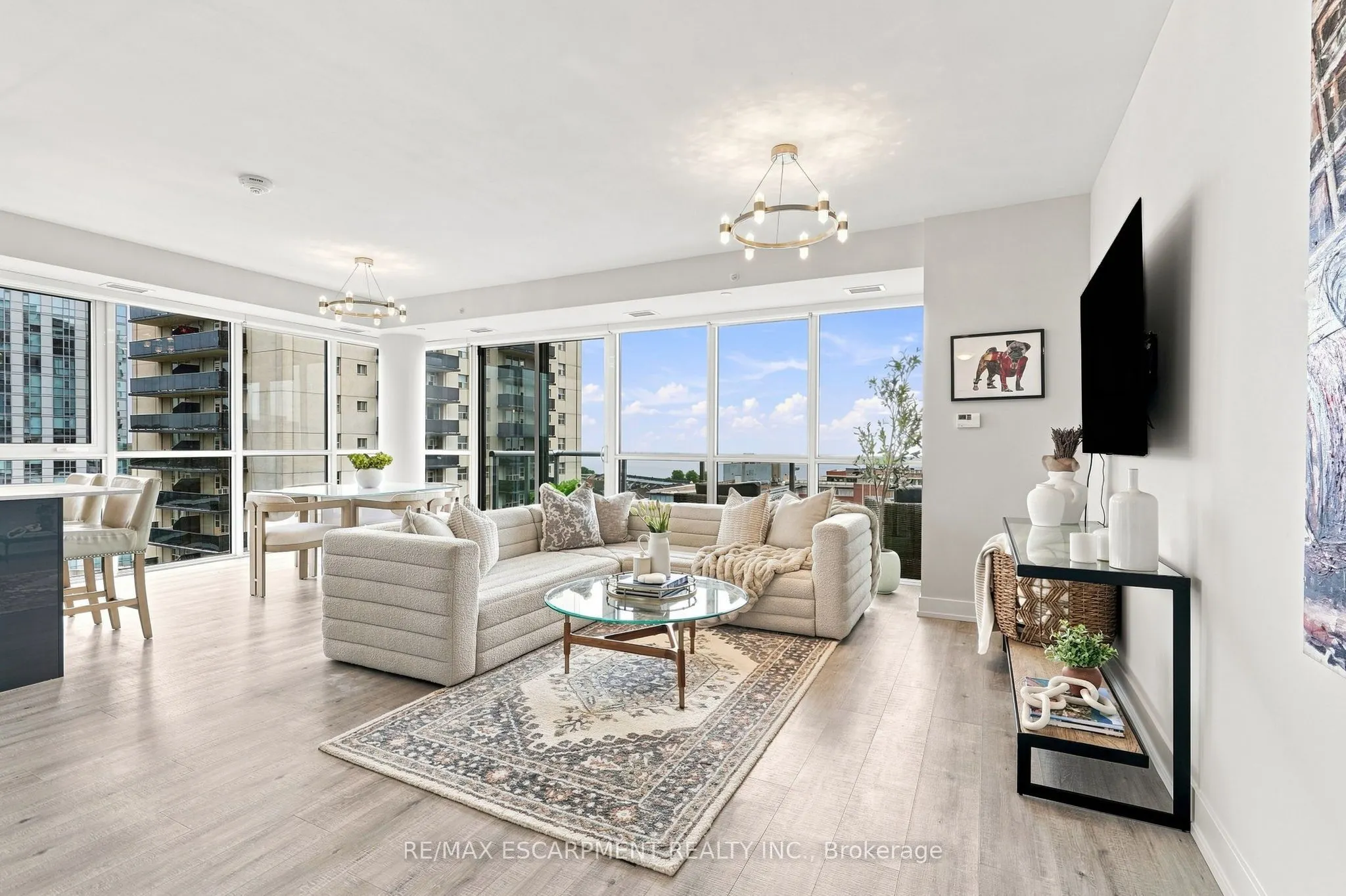 8 Ann Street #902