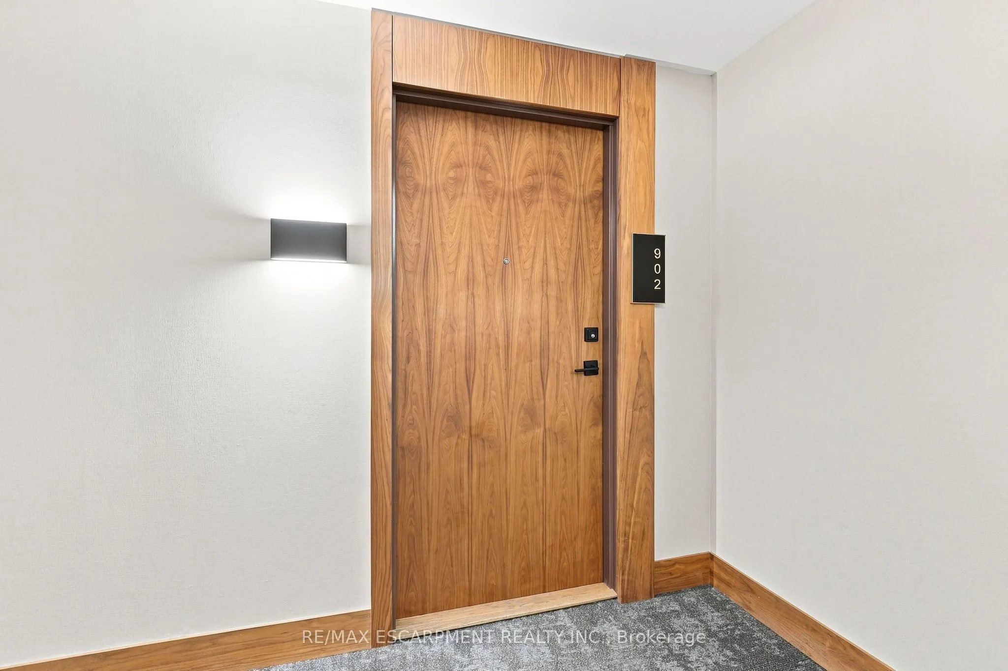 8 Ann Street #902