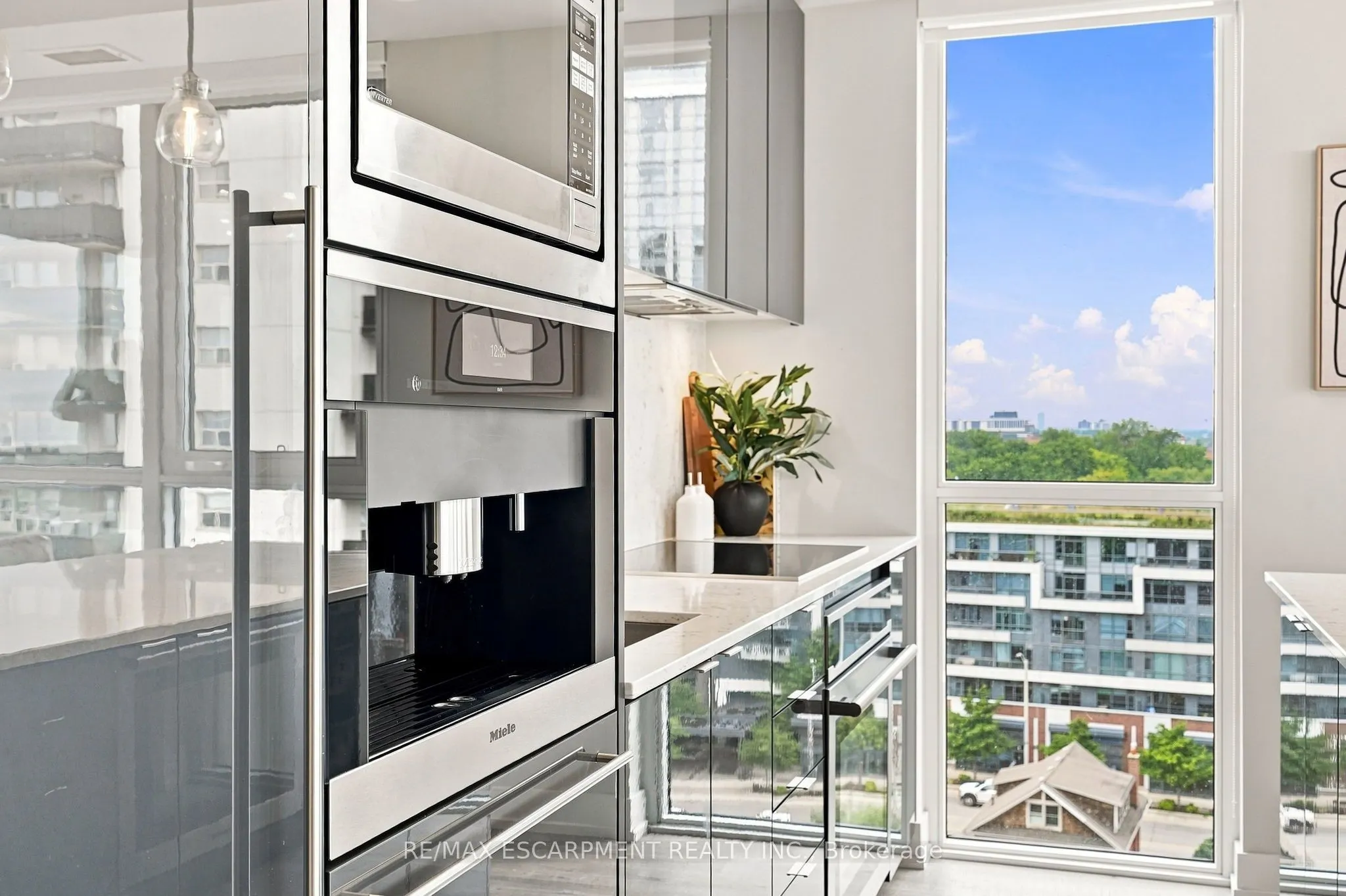 8 Ann Street #902