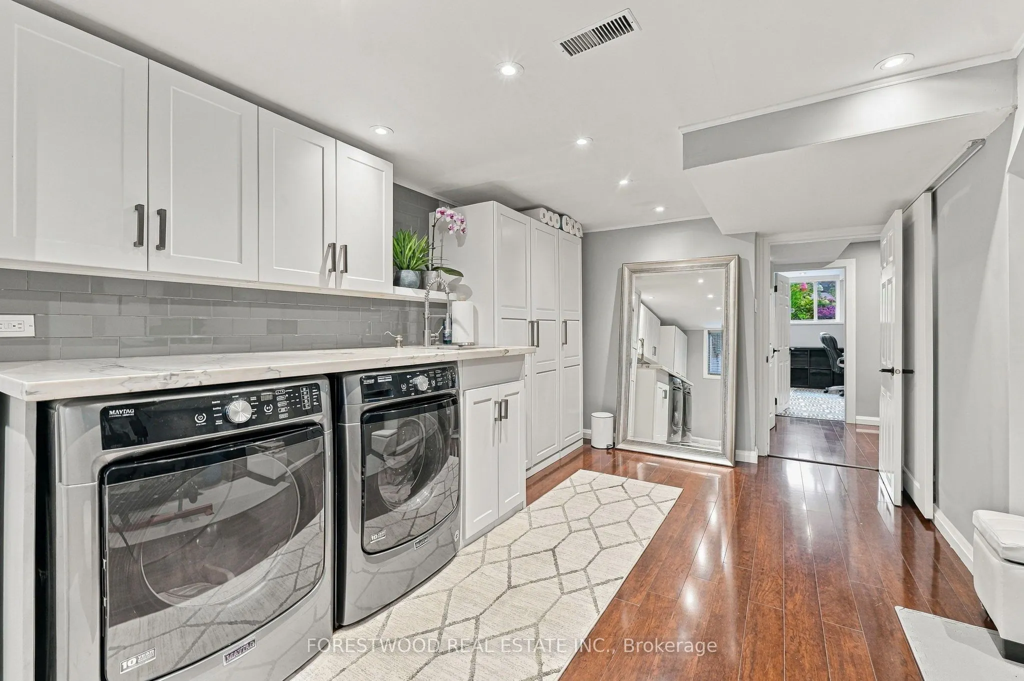 1063 Flagship Drive